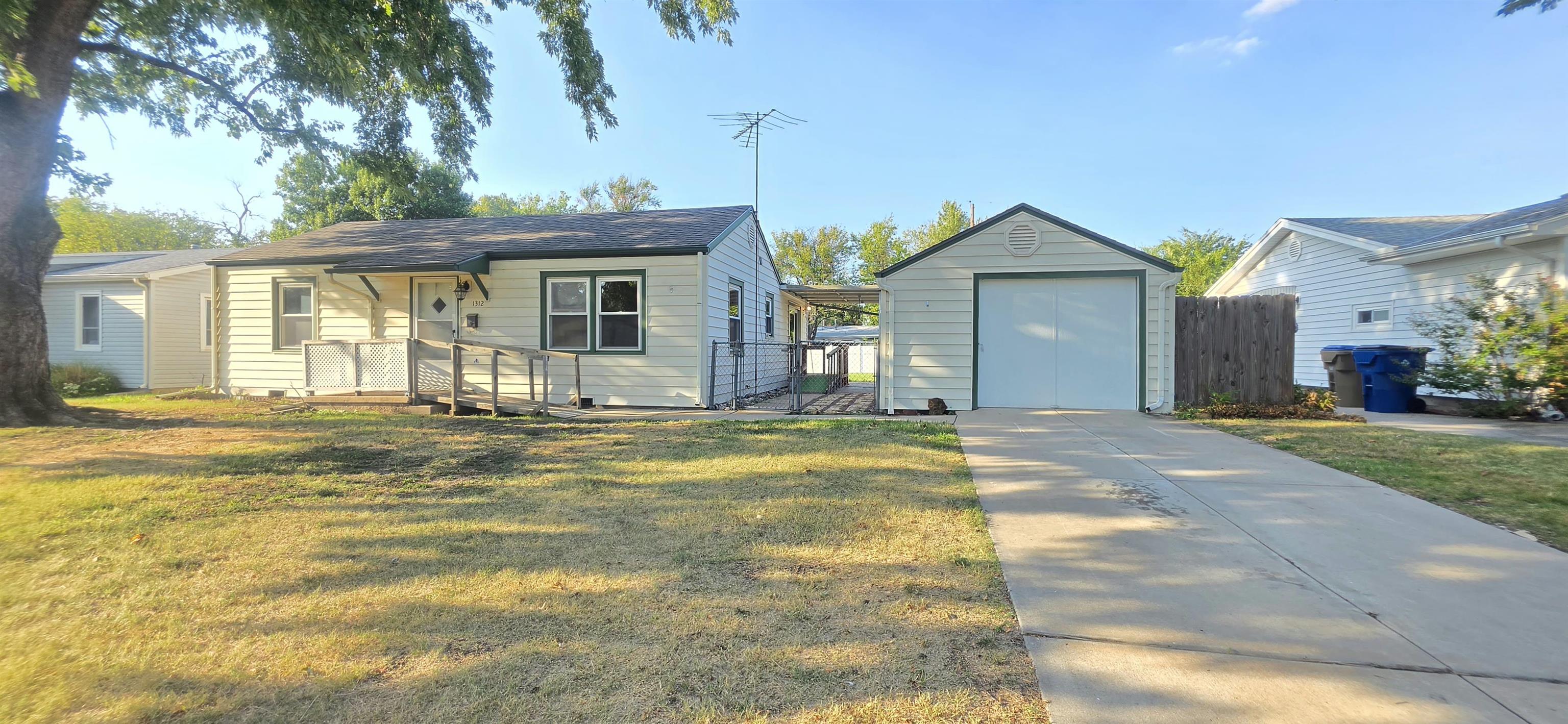 1312 W Regal St Property Photo 27