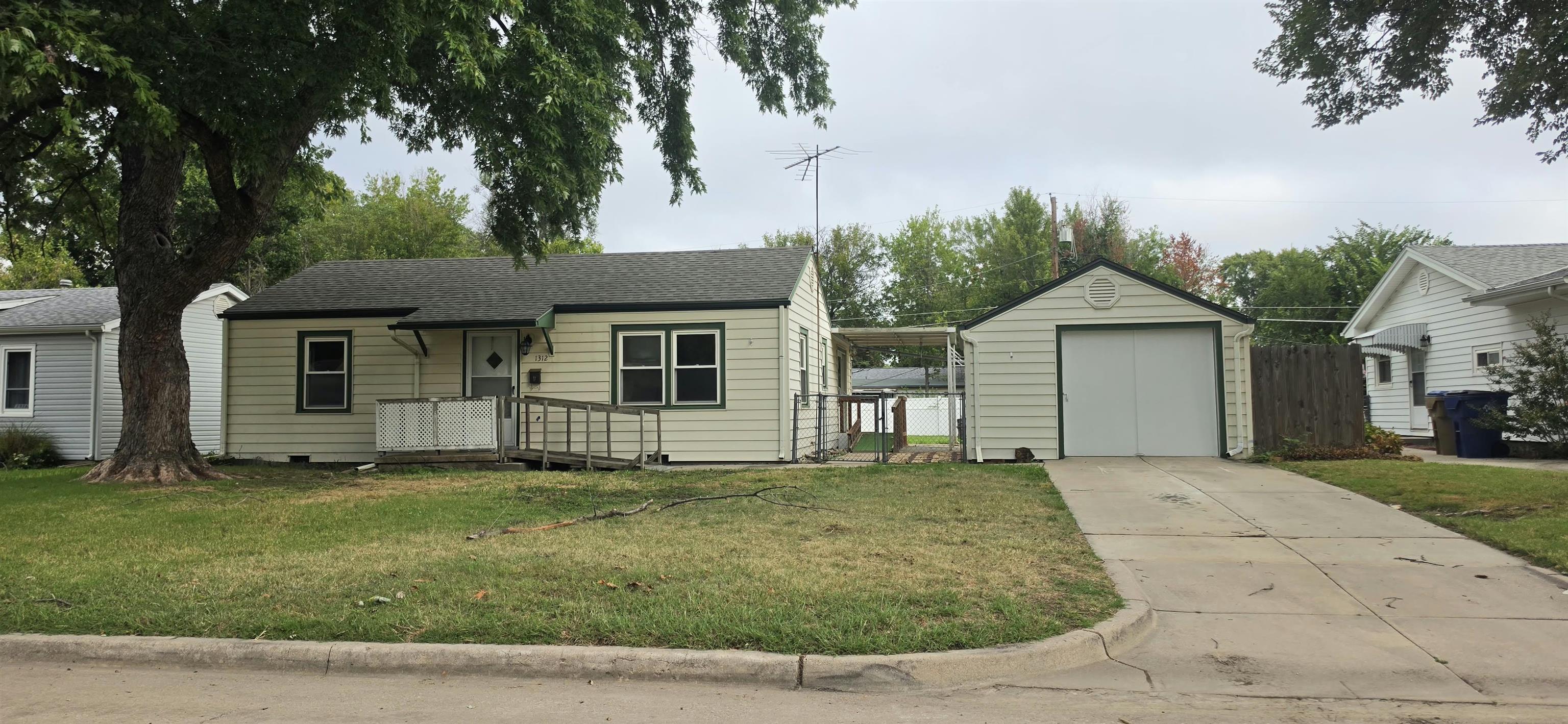 1312 W Regal St Property Photo 28