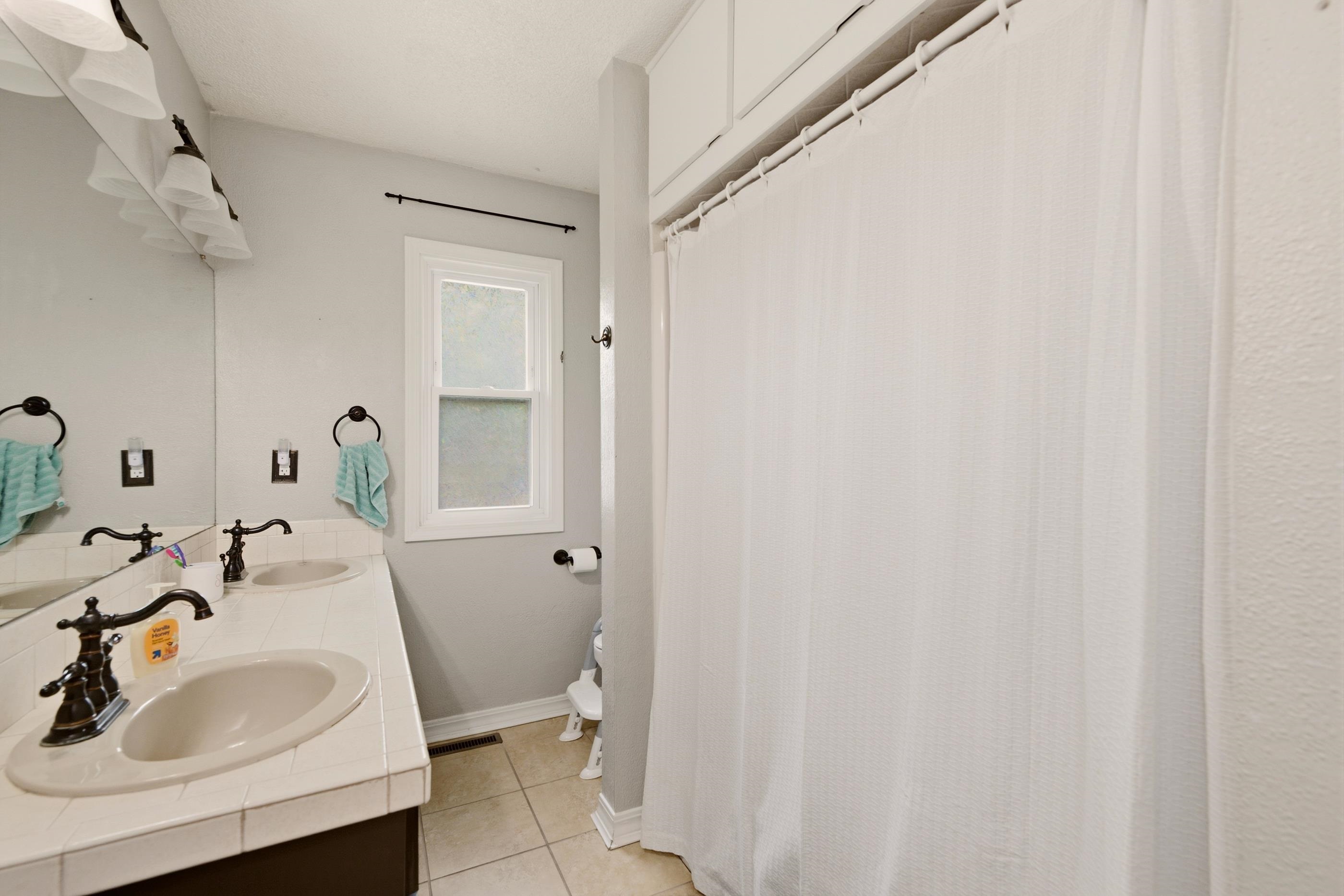 1705 N Baltimore Ave Property Photo 21