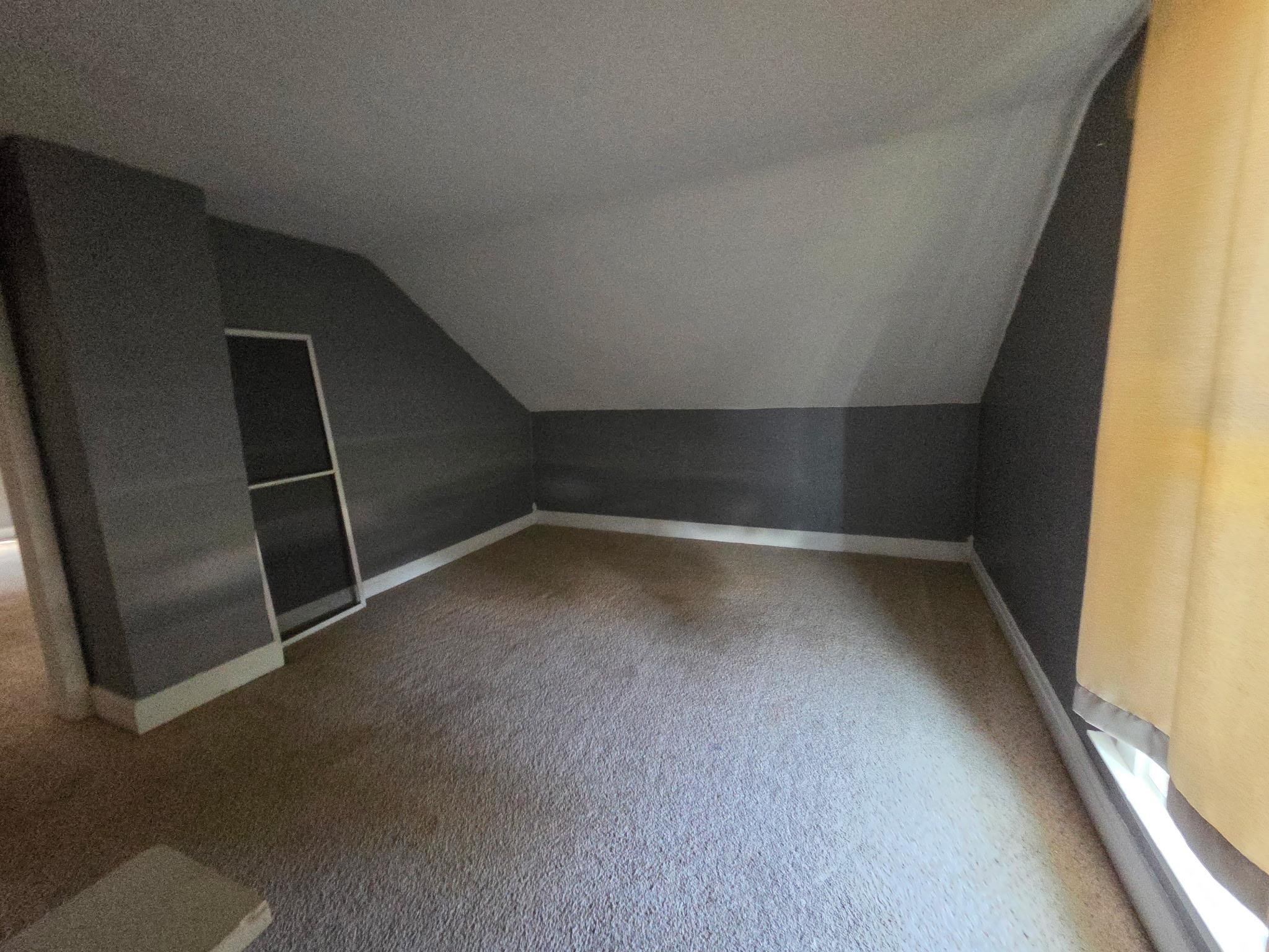 321 W 3rd Street Property Photo 4