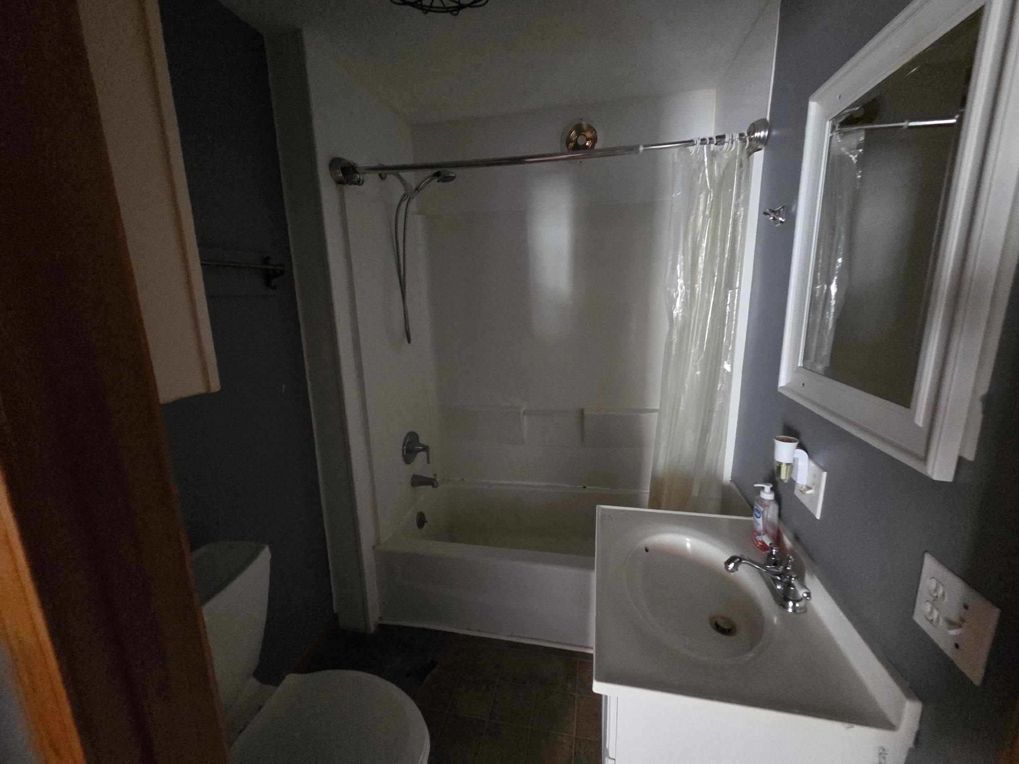 321 W 3rd Street Property Photo 5