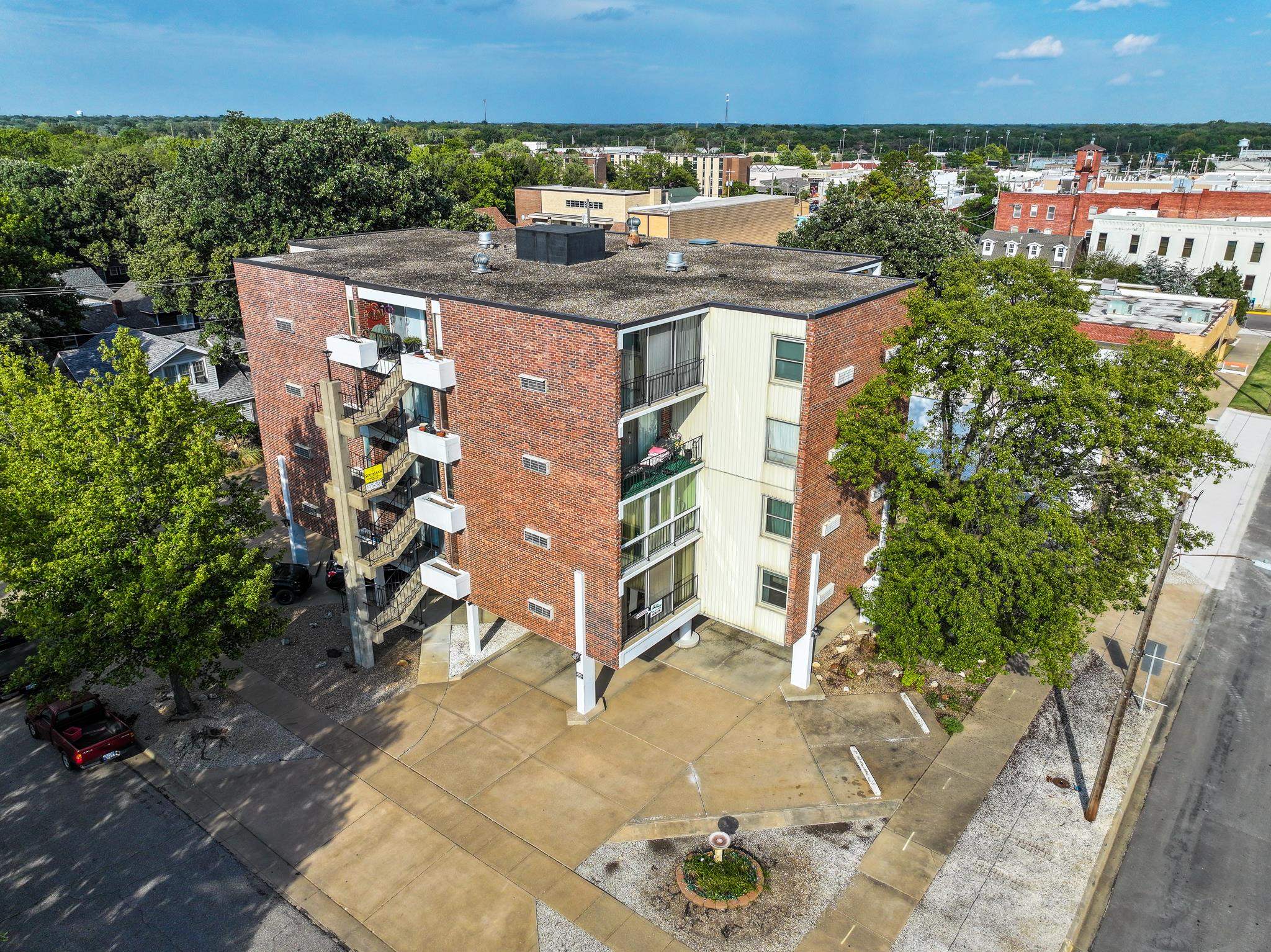 330 W Central Ave Apt 3a Property Photo 1