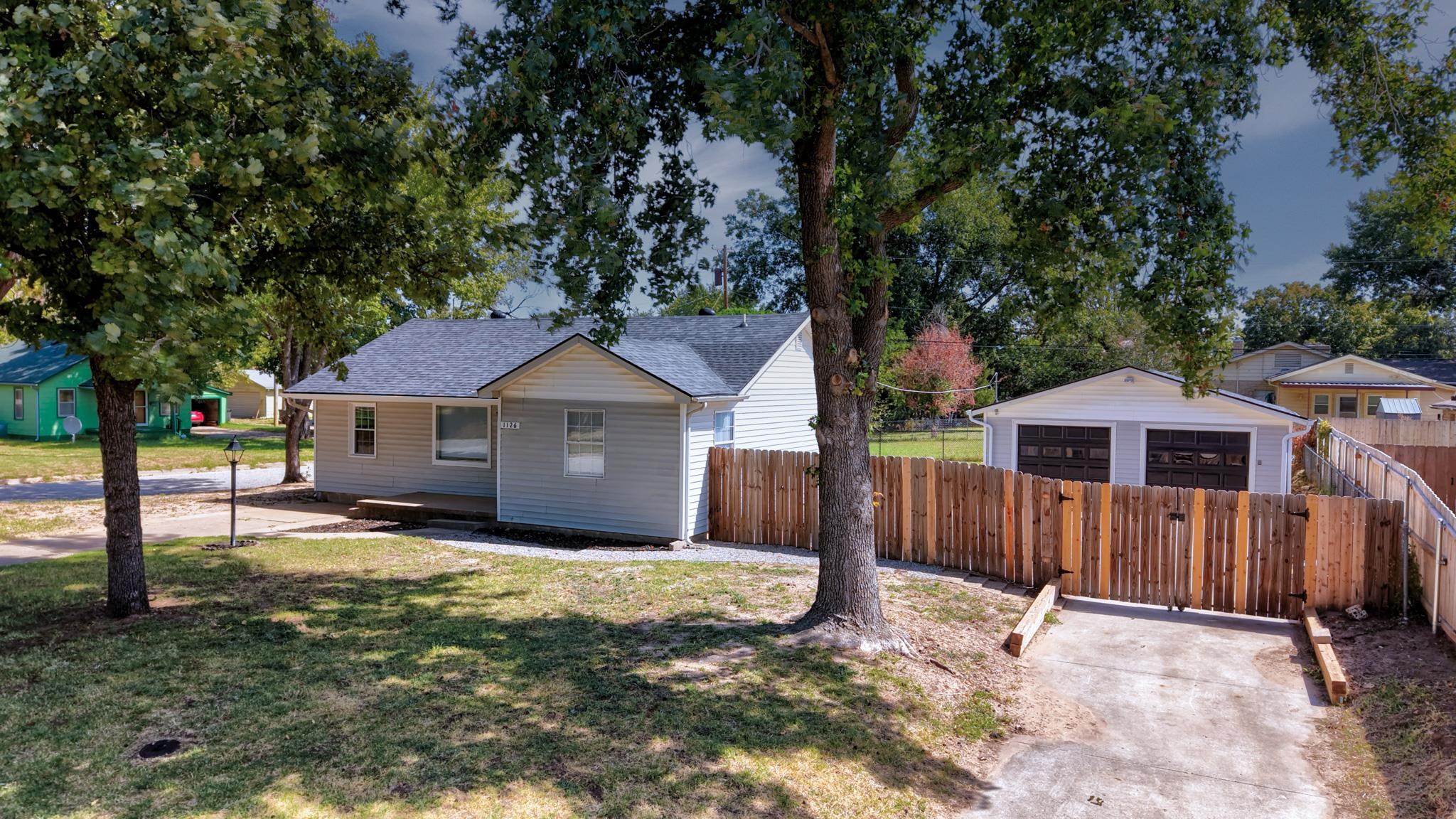 1126 N 9th St. Property Photo 1