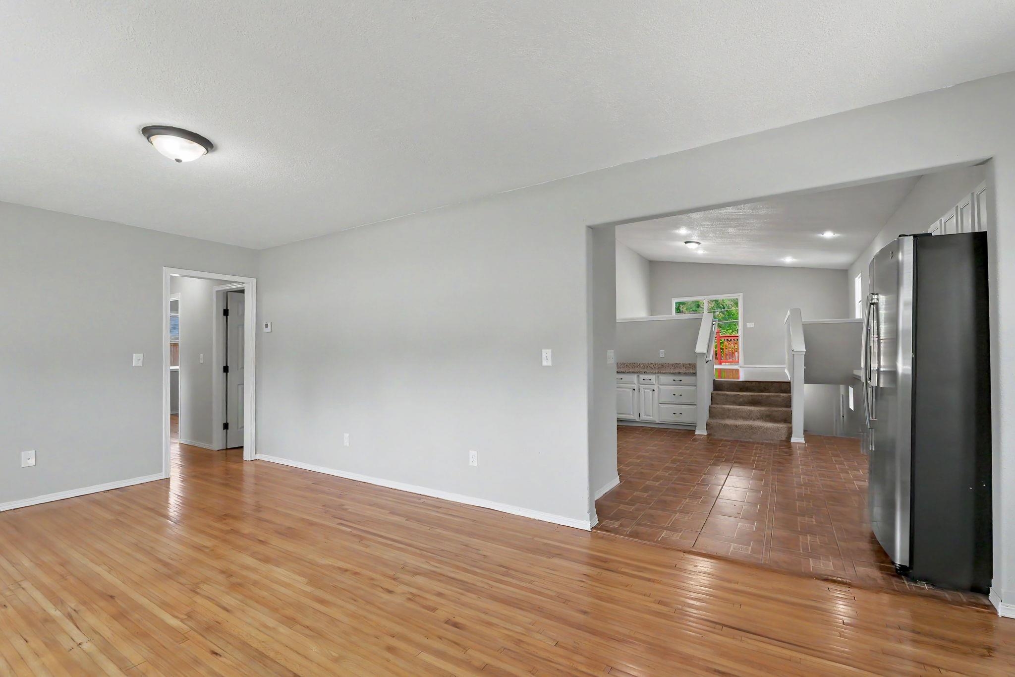 2611 N Lorraine Ave Property Photo 5