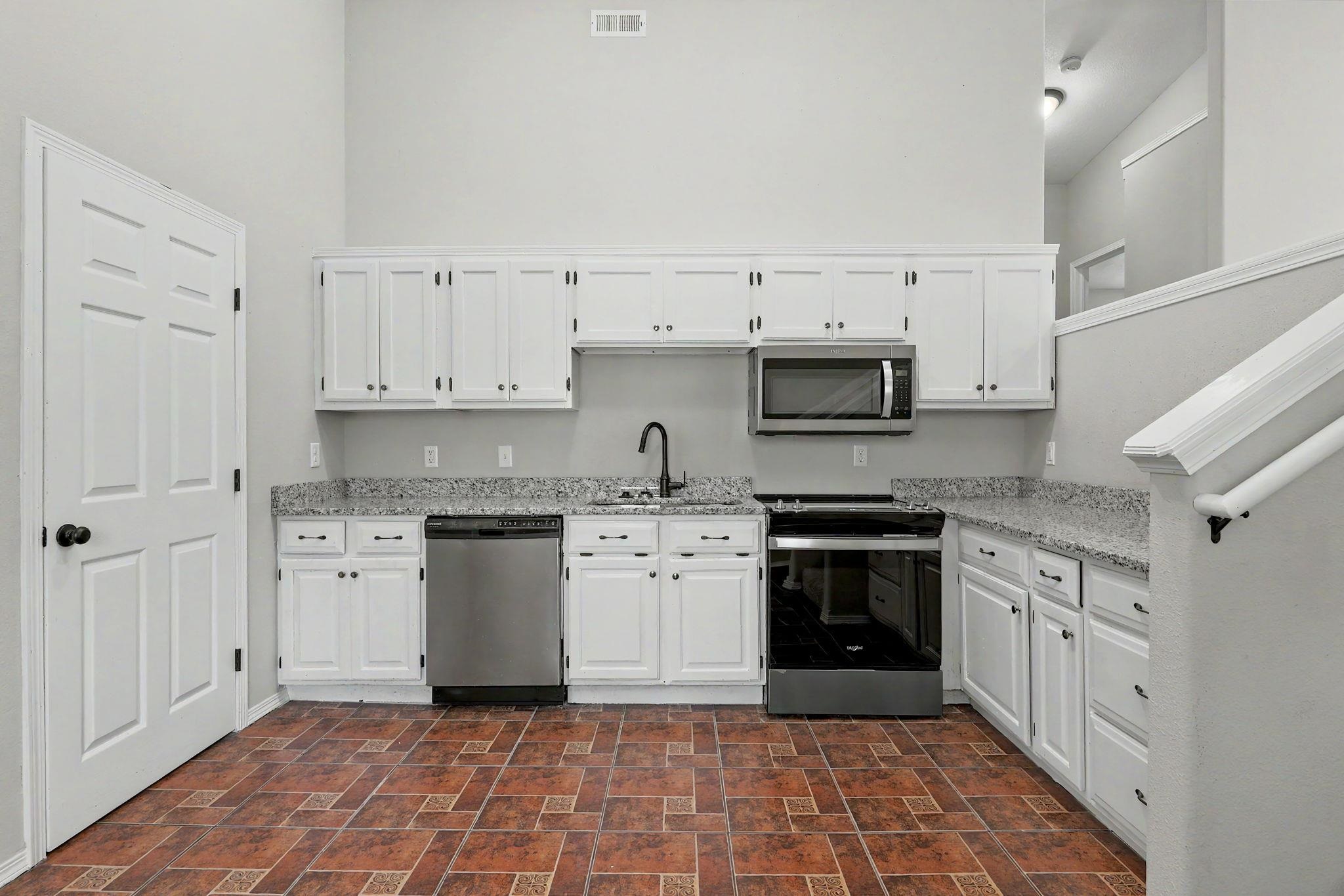 2611 N Lorraine Ave Property Photo 6