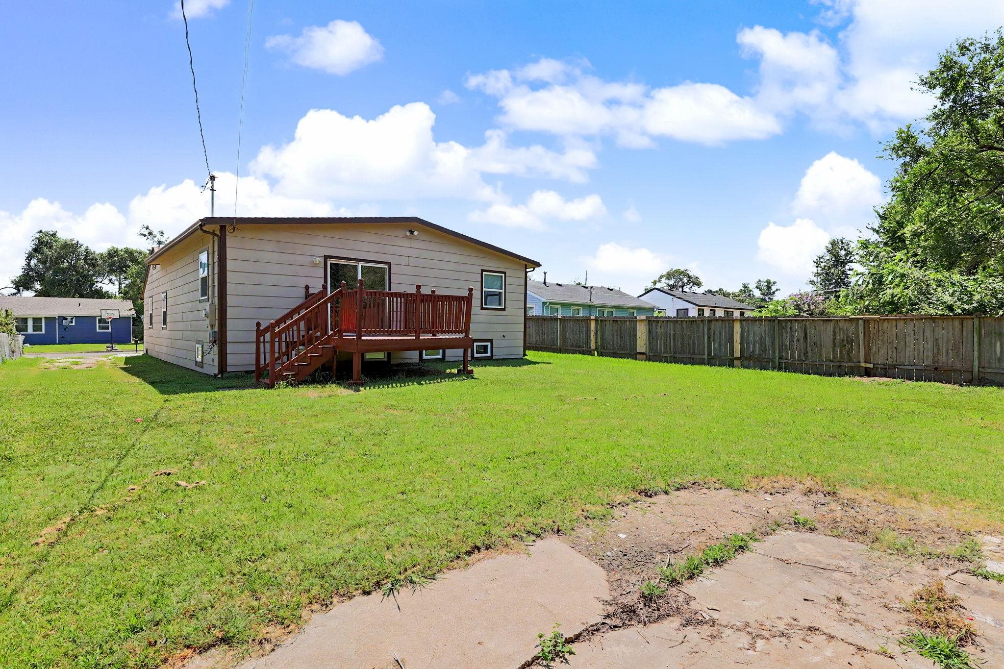 2611 N Lorraine Ave Property Photo 32