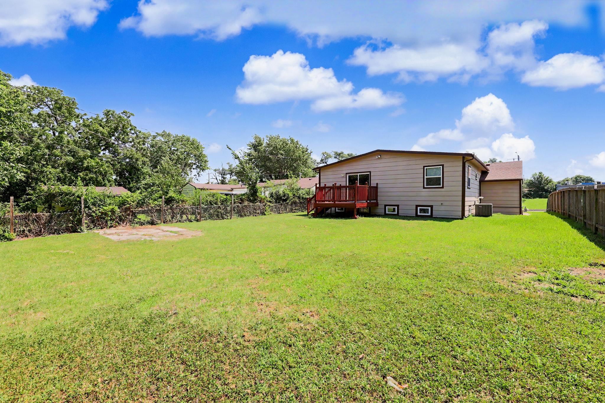 2611 N Lorraine Ave Property Photo 35