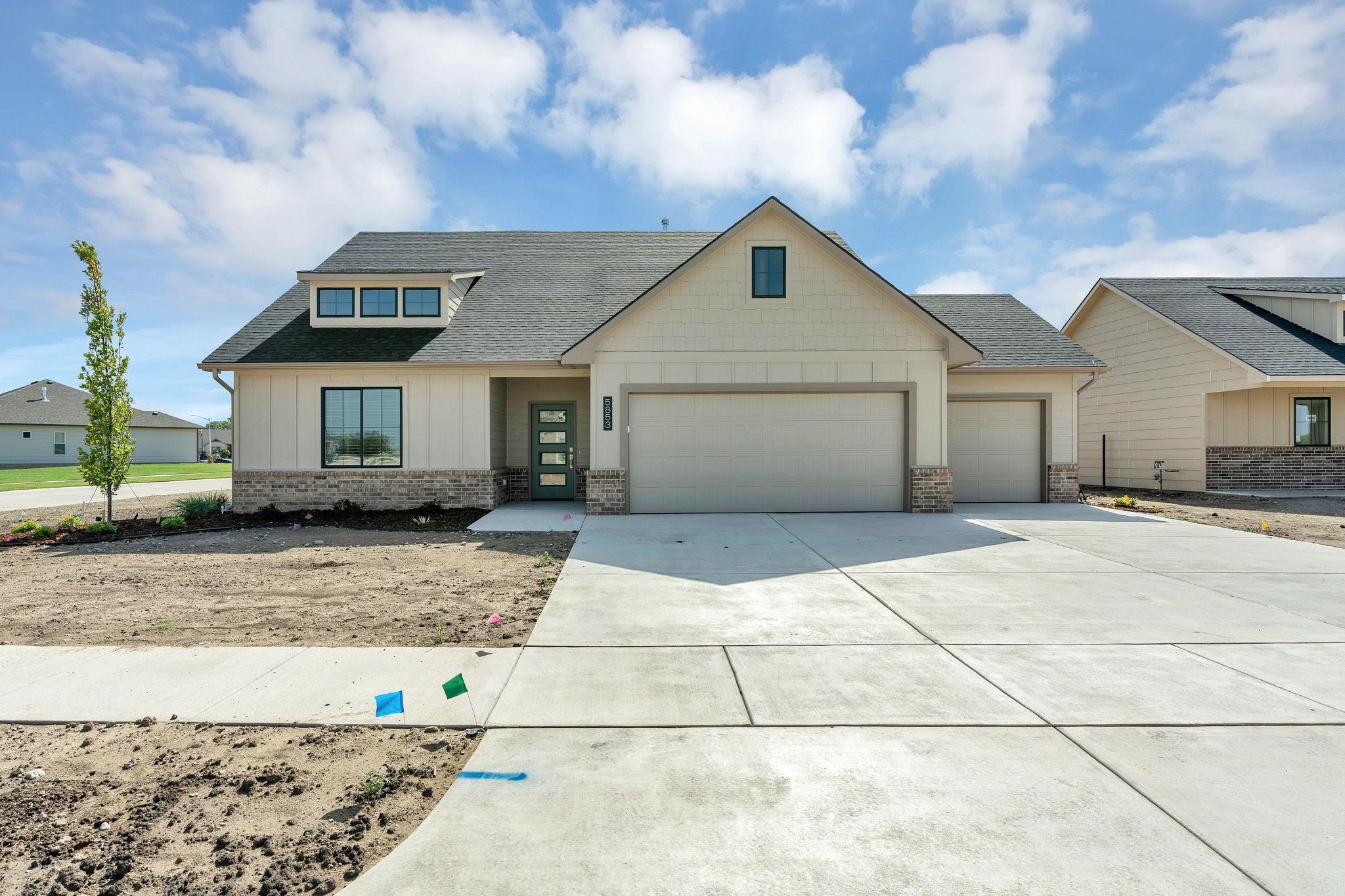 5853 Central Park Court Property Photo 2