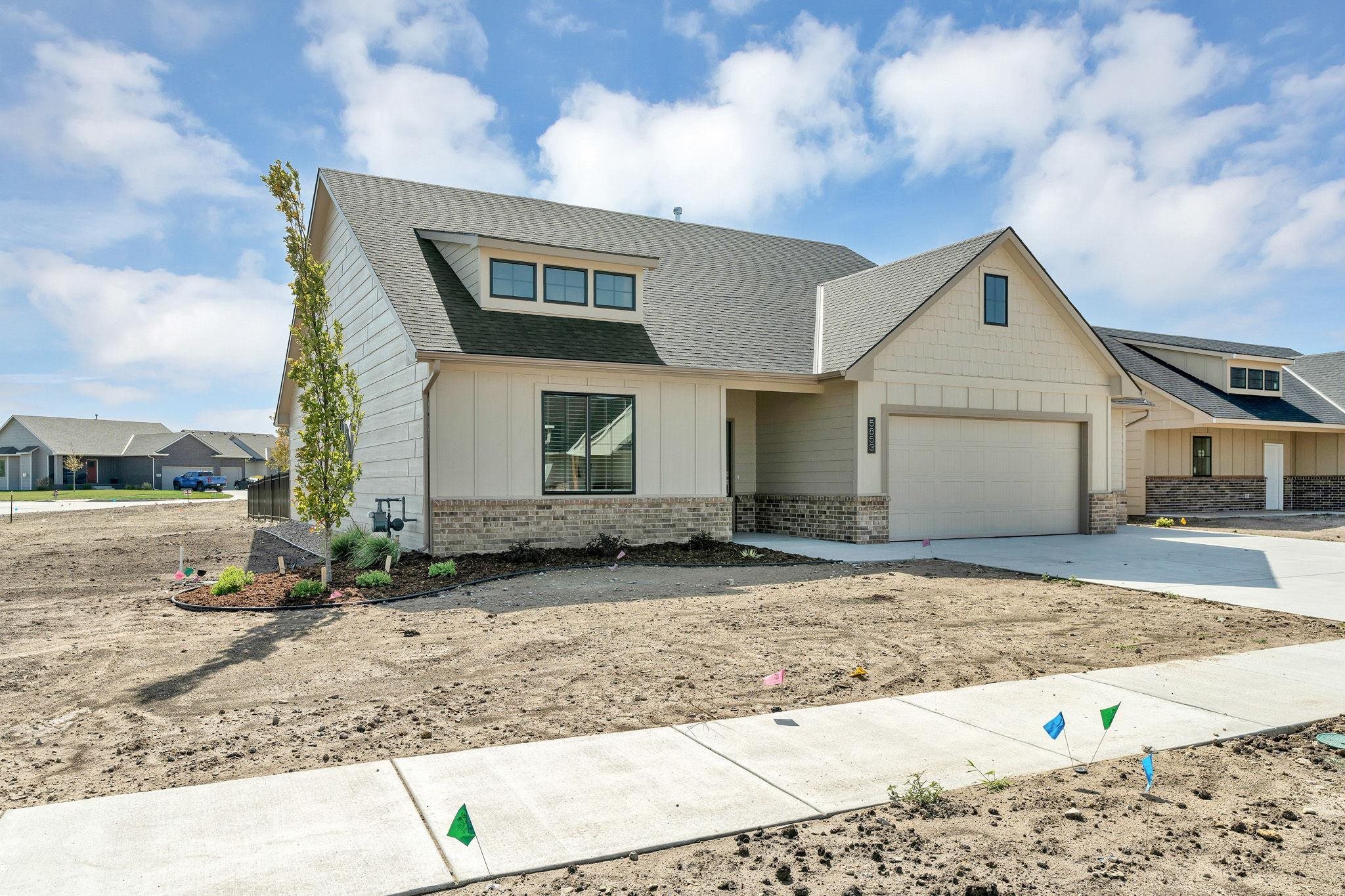 5853 Central Park Court Property Photo 3