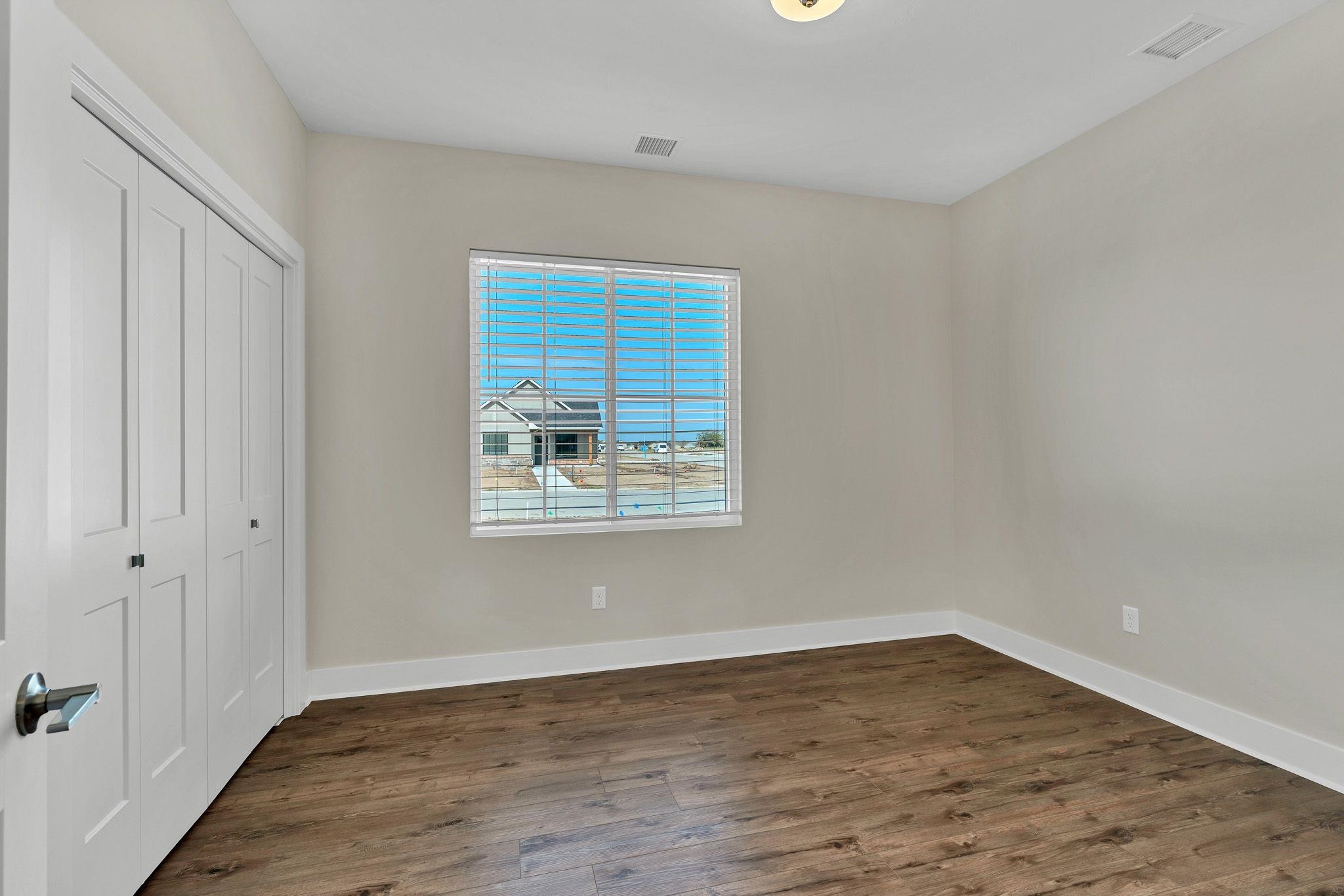 5853 Central Park Court Property Photo 10