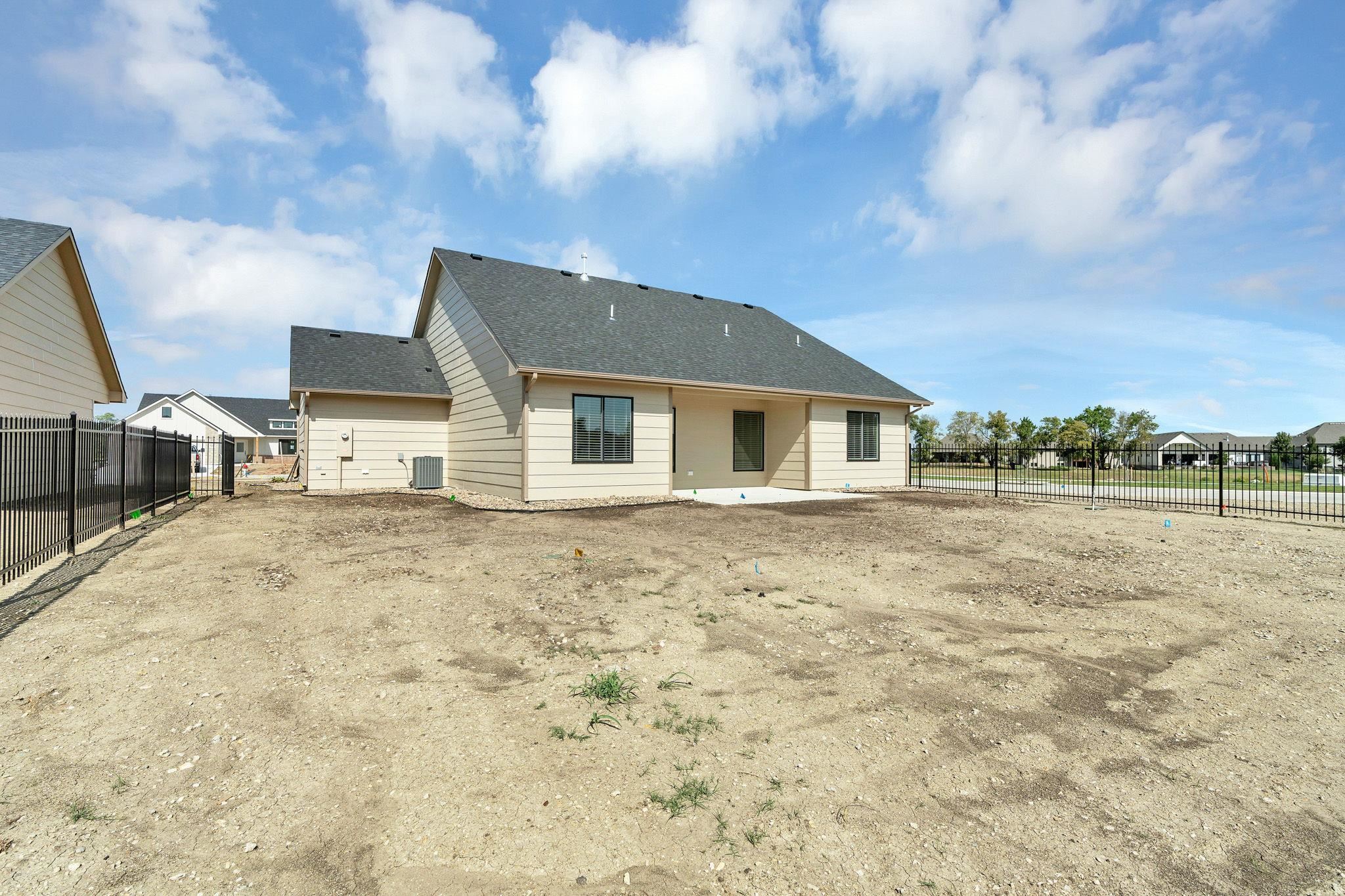 5853 Central Park Court Property Photo 25