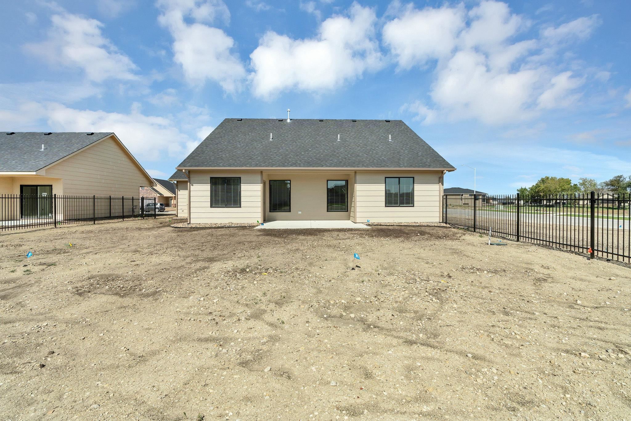 5853 Central Park Court Property Photo 26