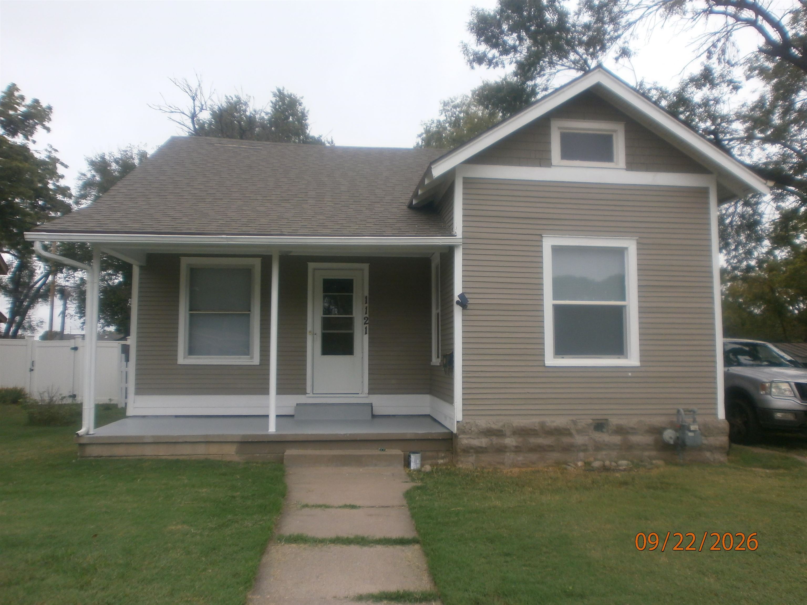 1121 E Ash Property Photo 1
