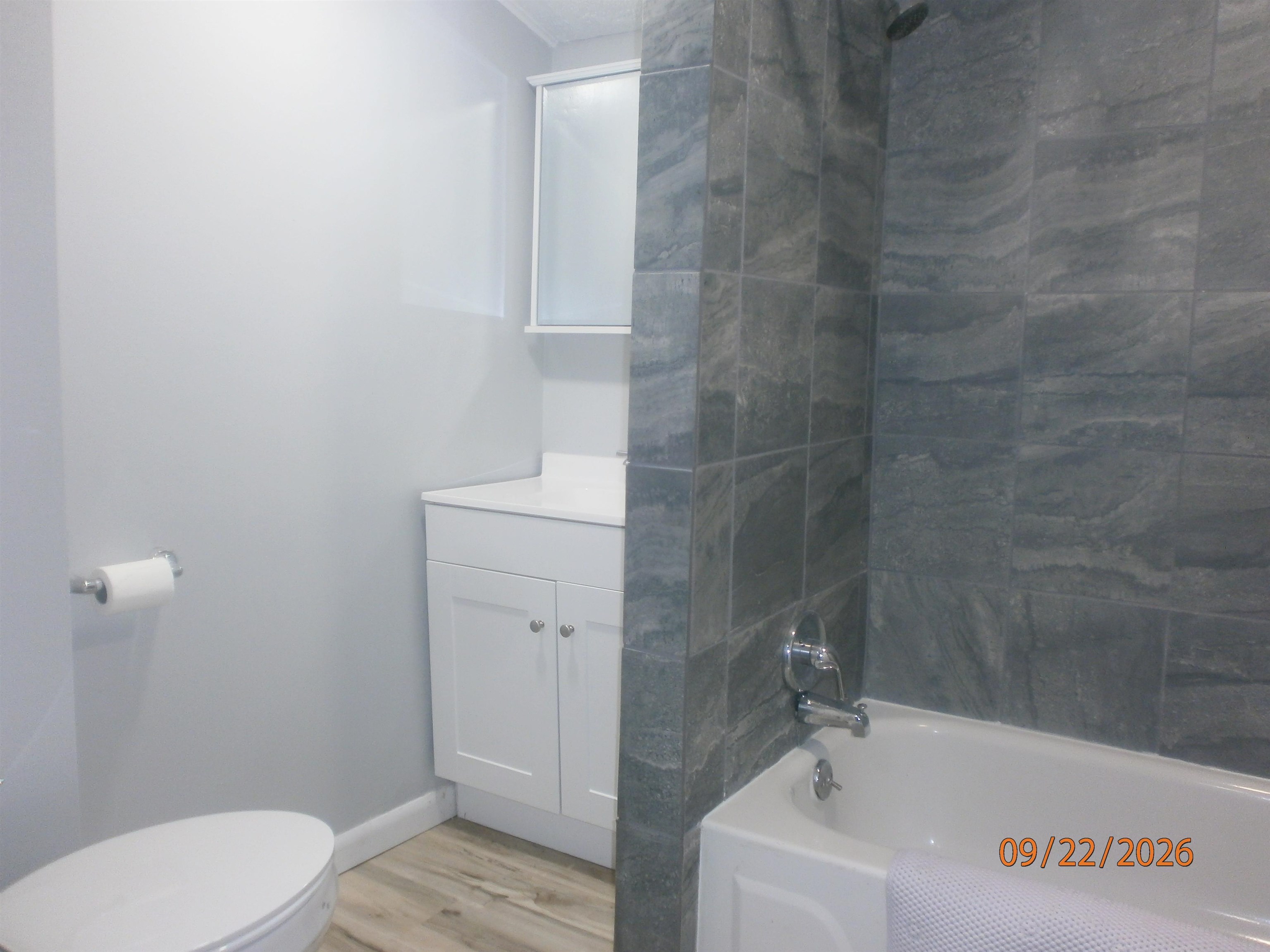 1121 E Ash St Property Photo 2