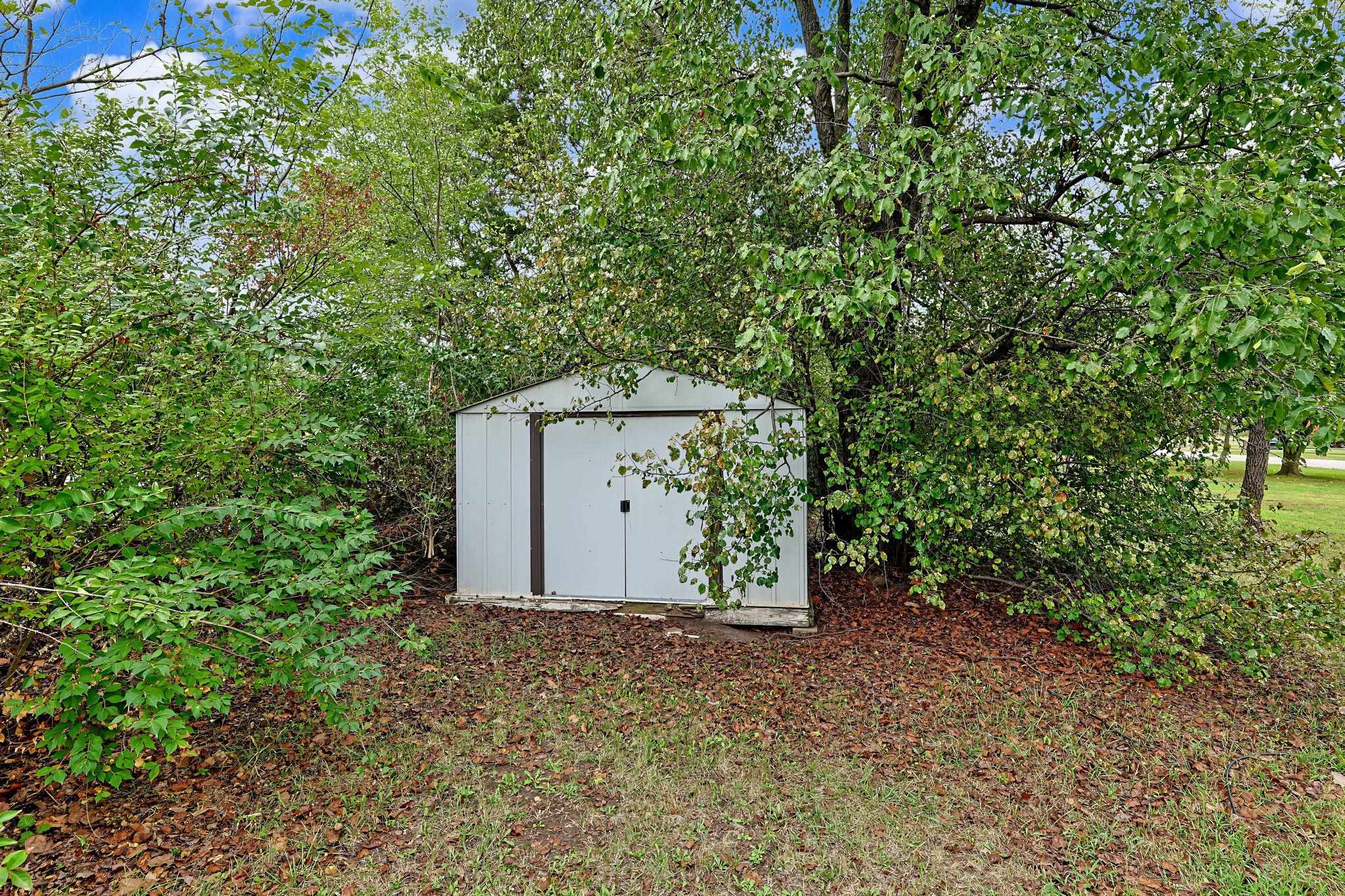3900 N Harding Property Photo 34