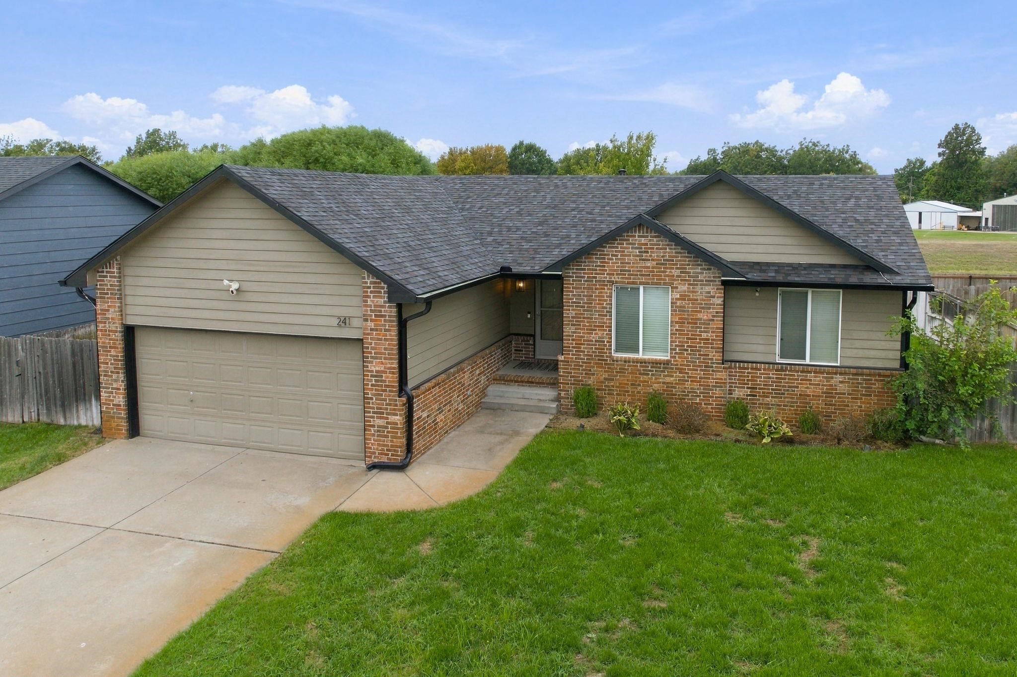 241 S Stoneridge Property Photo 1