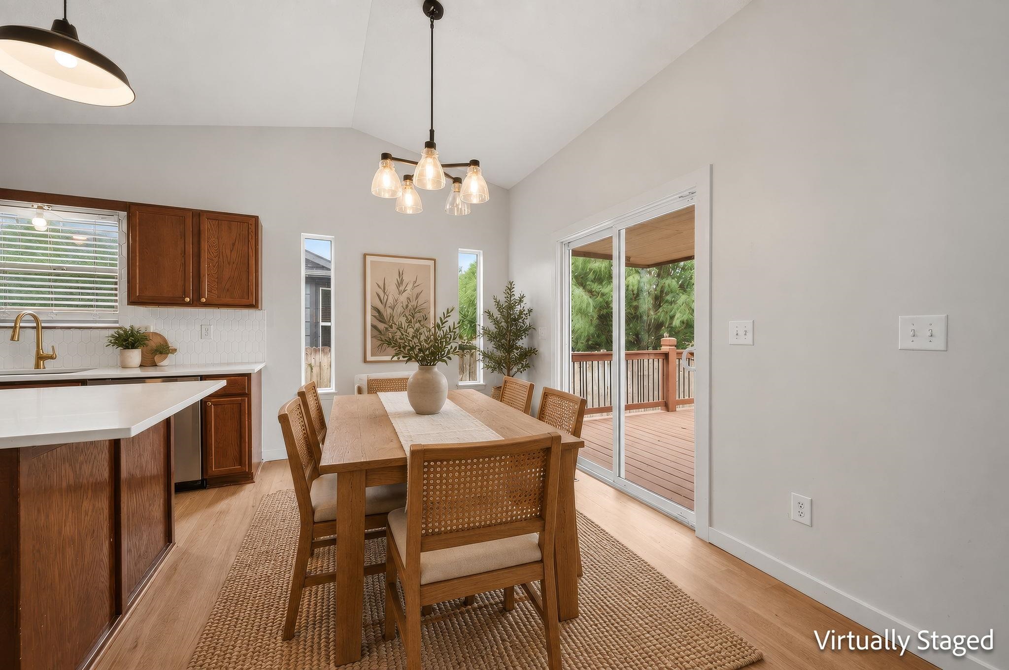 241 S Stoneridge Property Photo 4