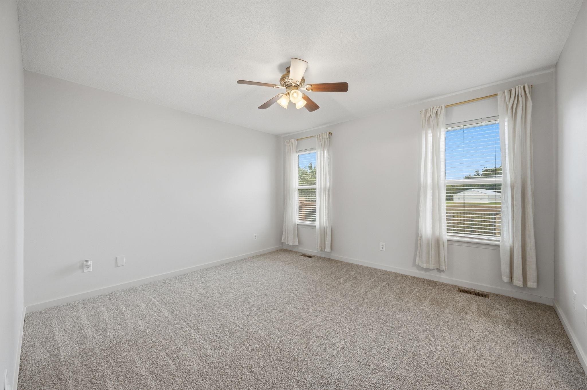 241 S Stoneridge Property Photo 9