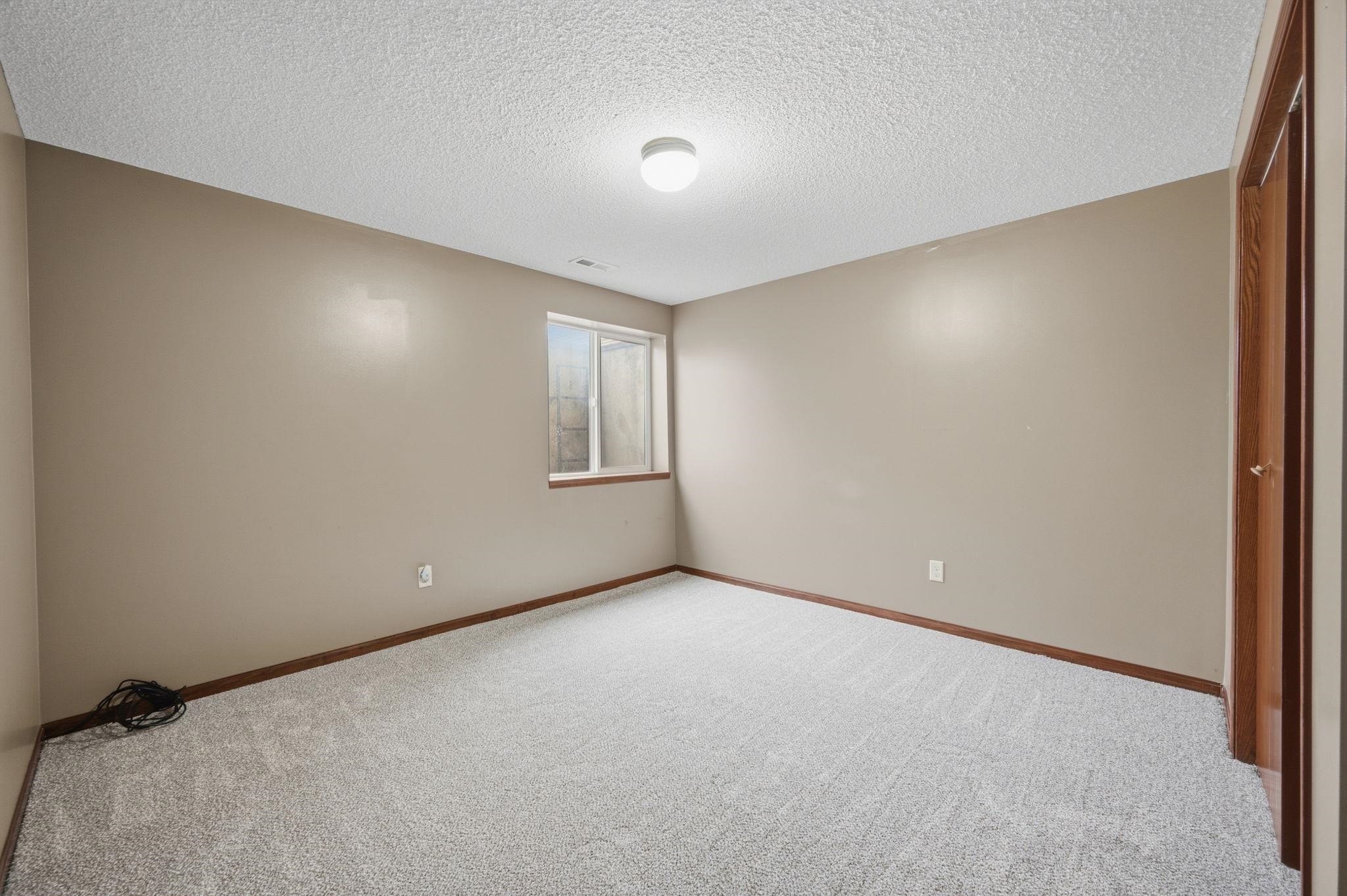 241 S Stoneridge Property Photo 18