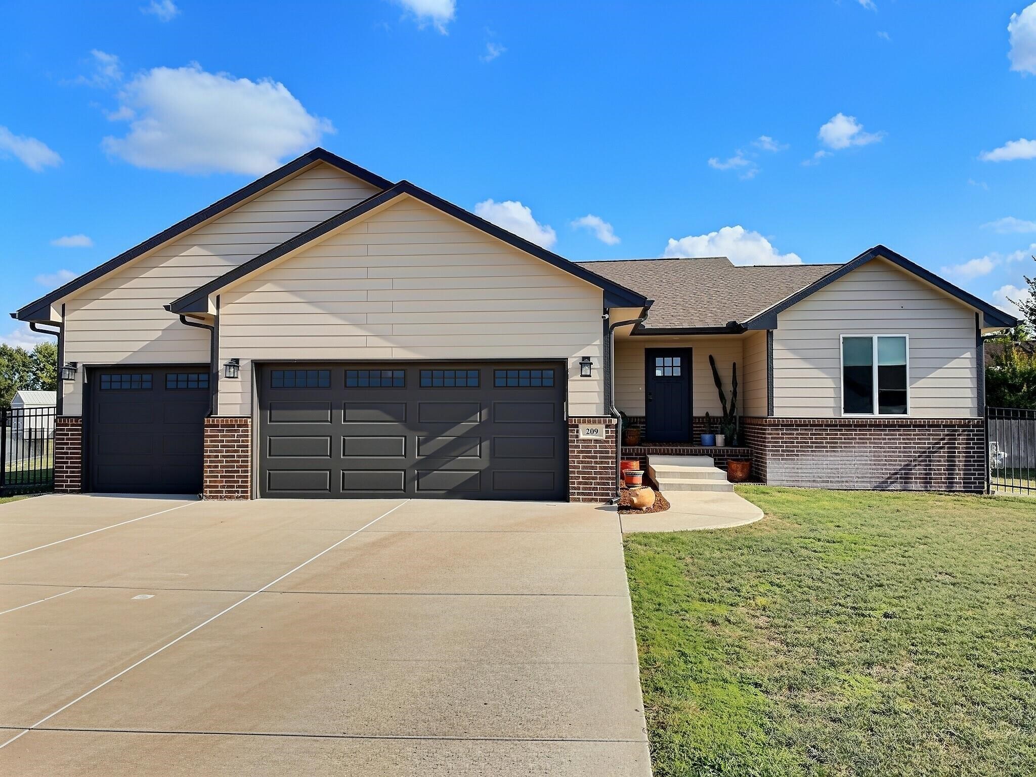 209 Matson Ct. Property Photo 2