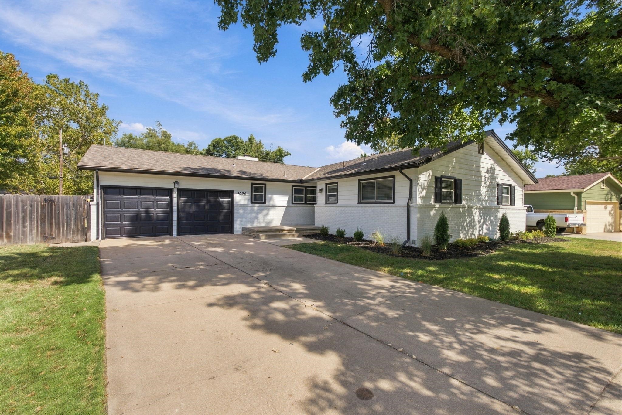 1020 N Brookfield Property Photo 1