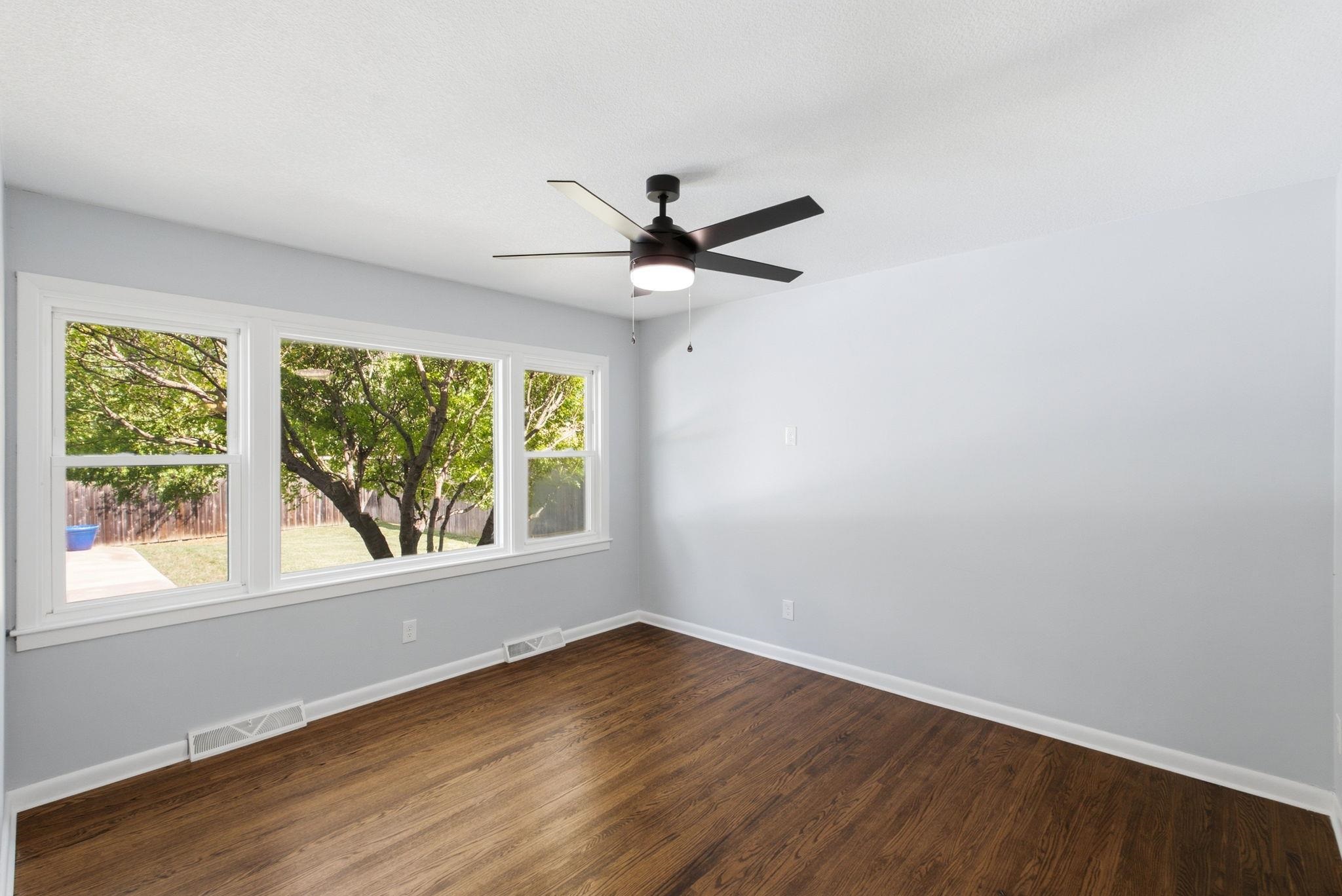 1020 N Brookfield Property Photo 17