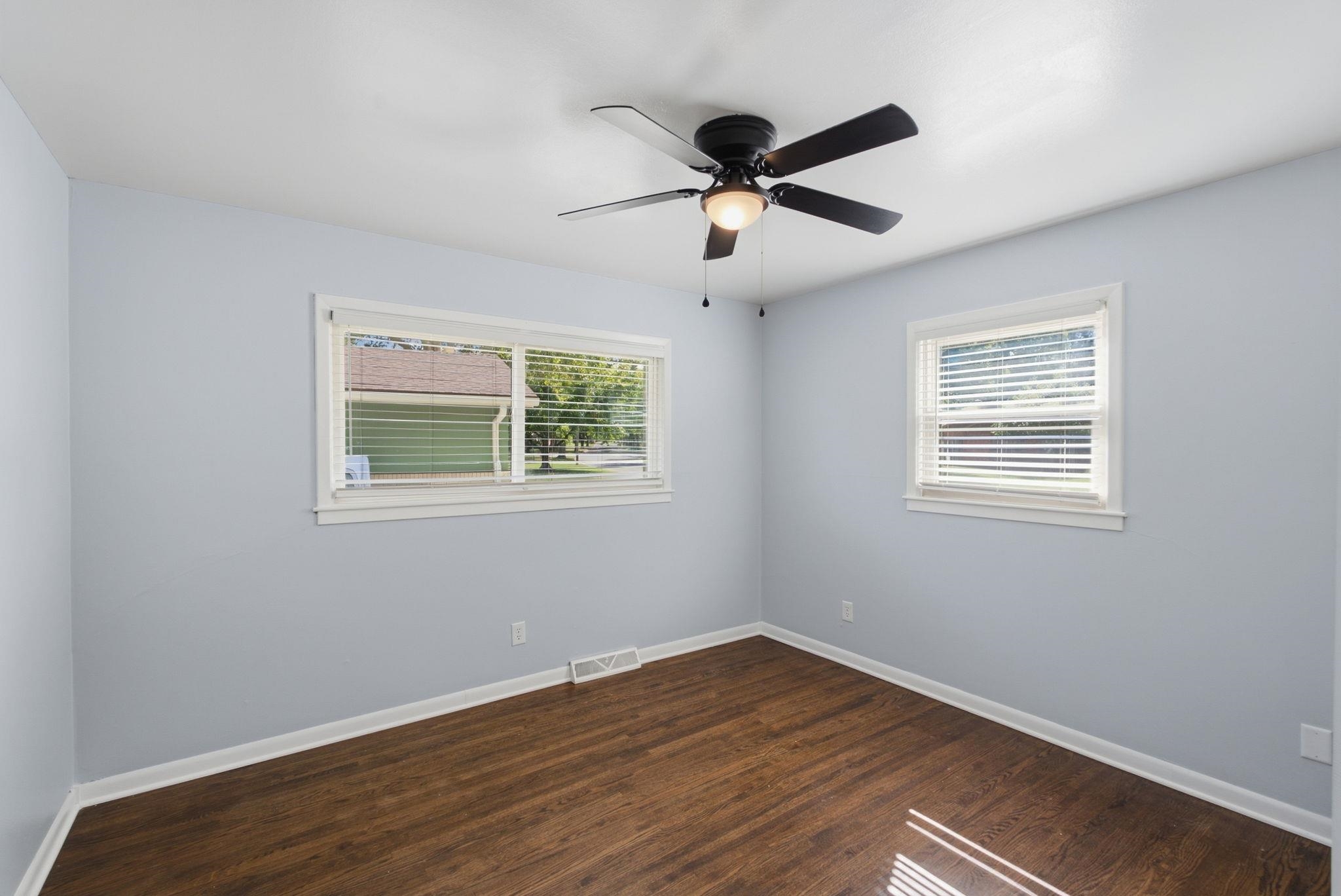 1020 N Brookfield Property Photo 23