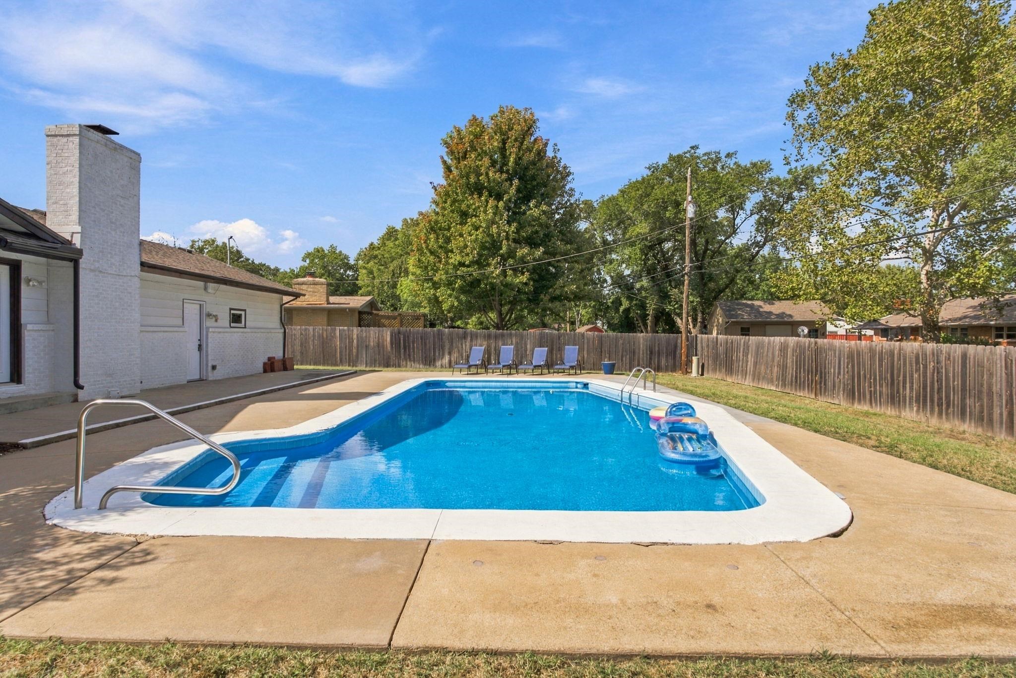 1020 N Brookfield Property Photo 31