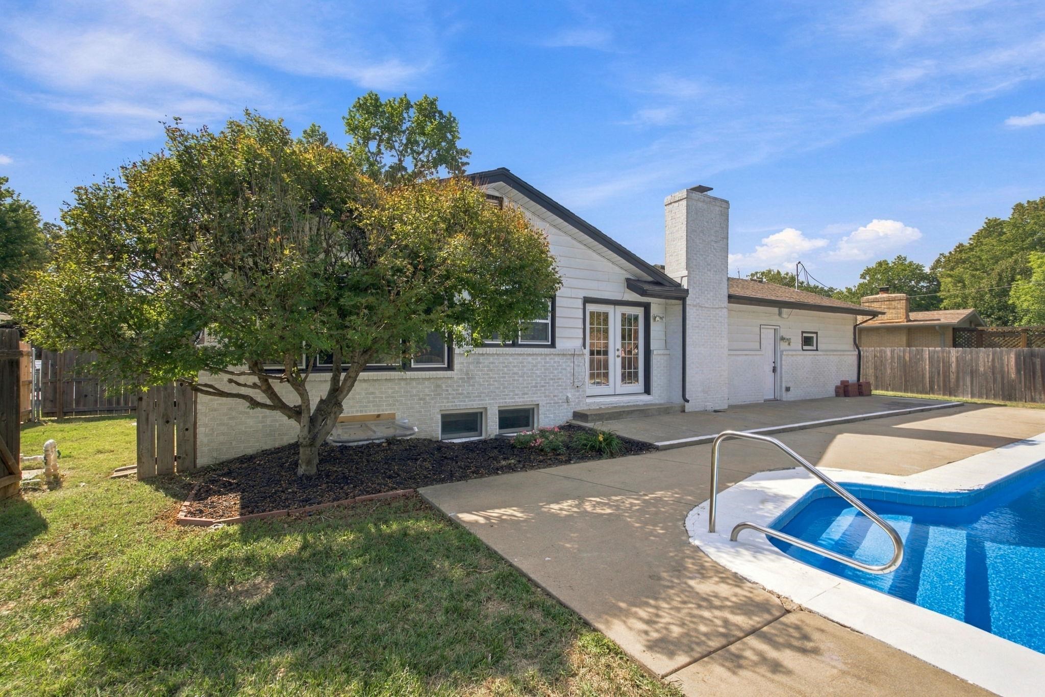 1020 N Brookfield Property Photo 32