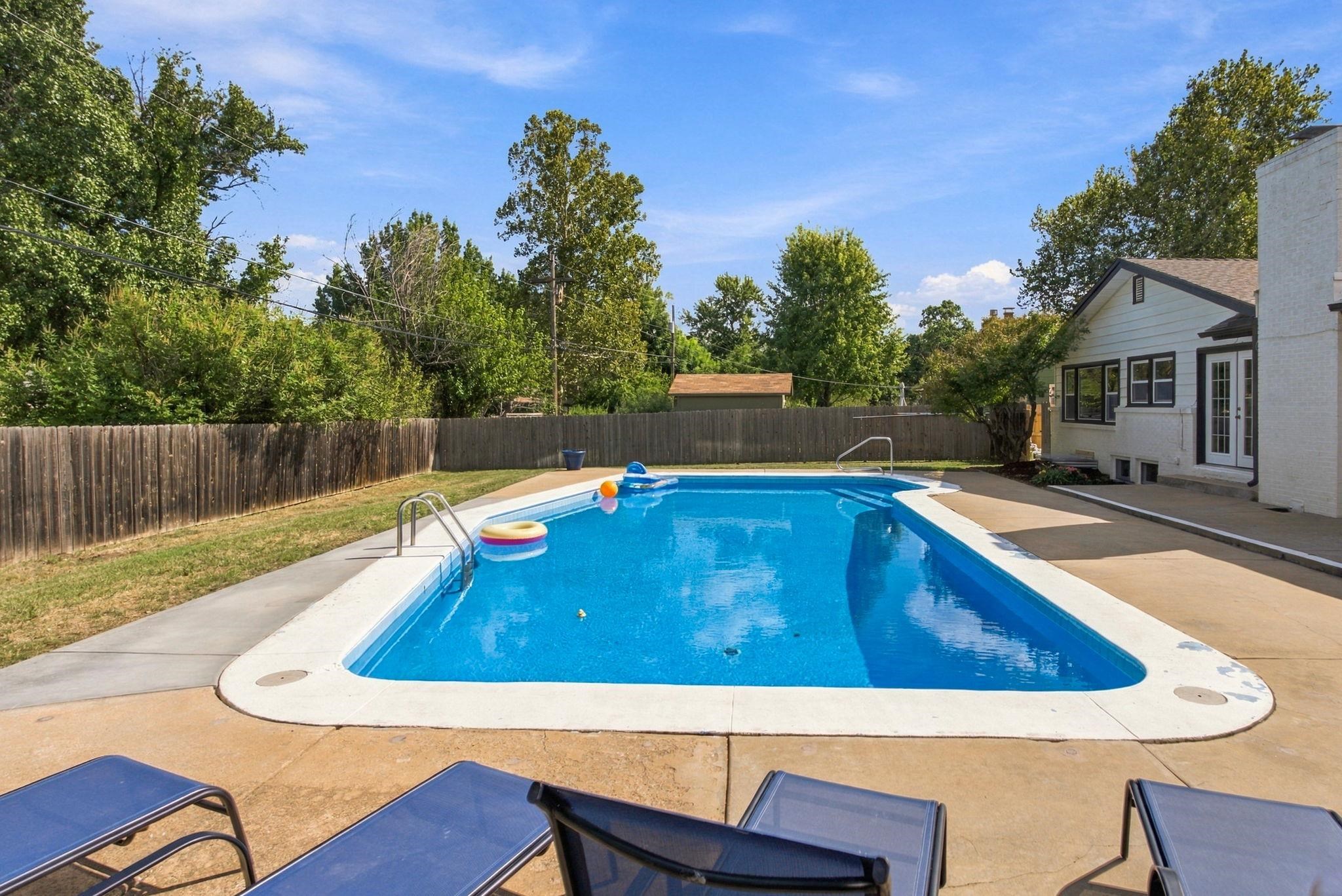 1020 N Brookfield Property Photo 33