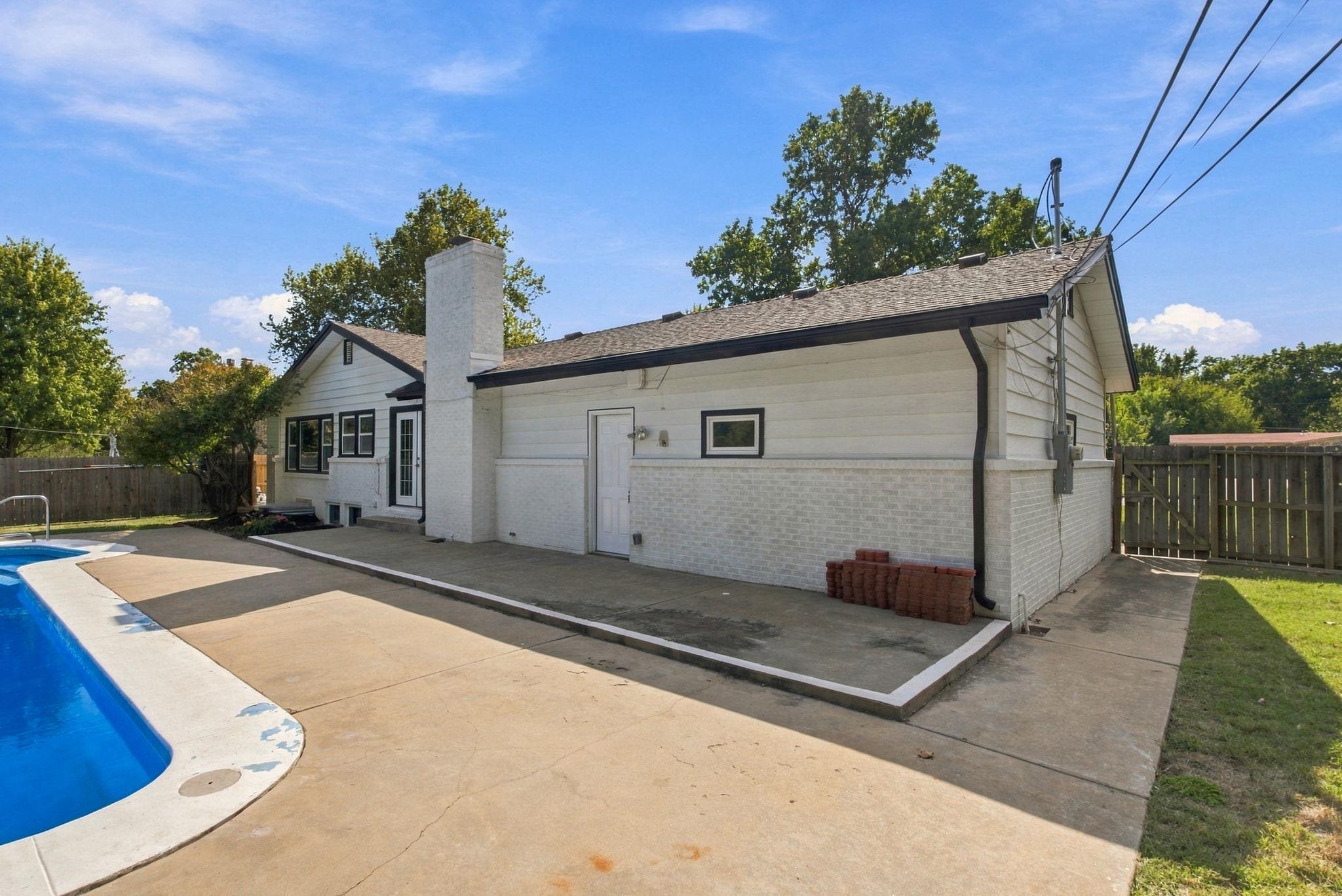 1020 N Brookfield Property Photo 34