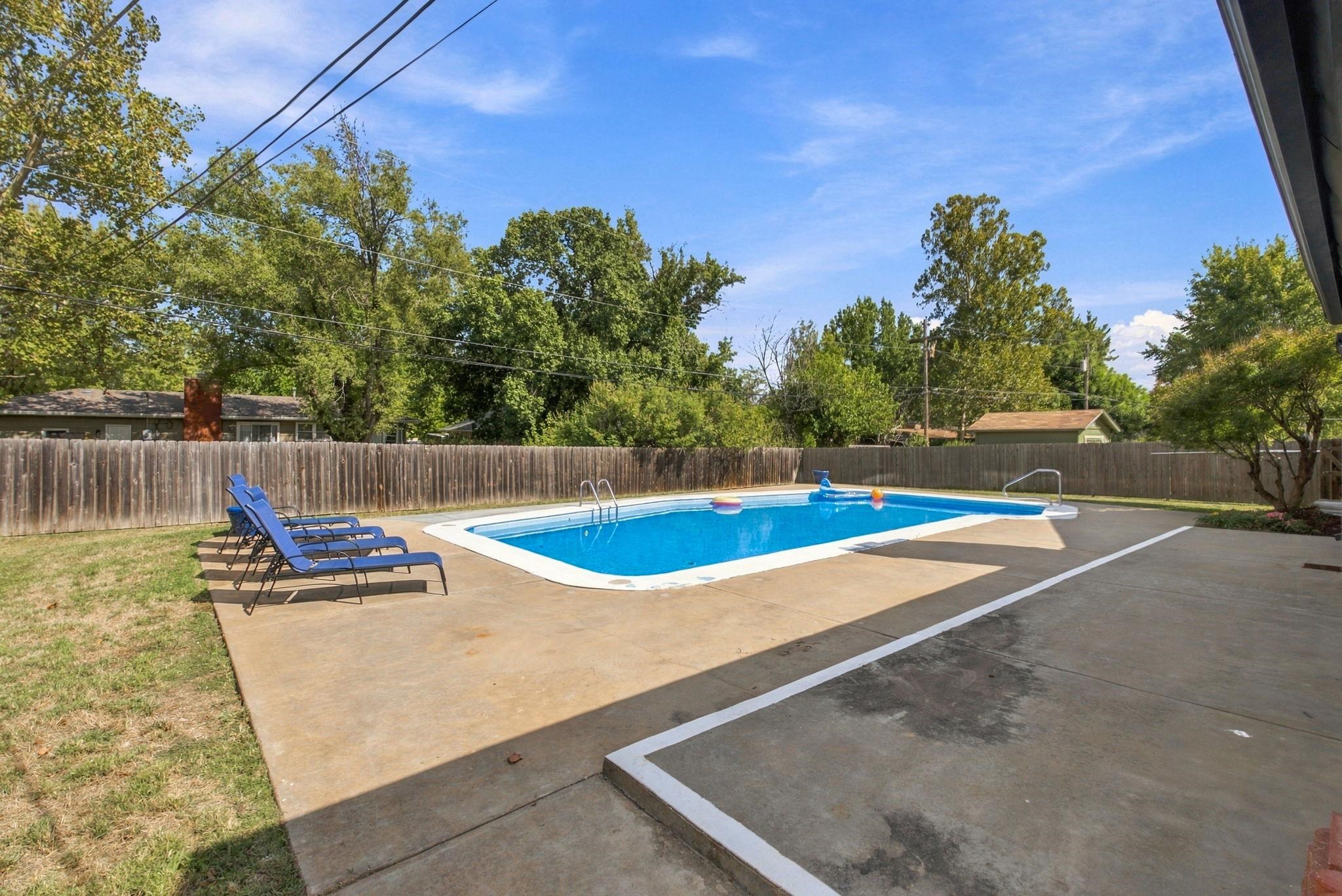 1020 N Brookfield Property Photo 35