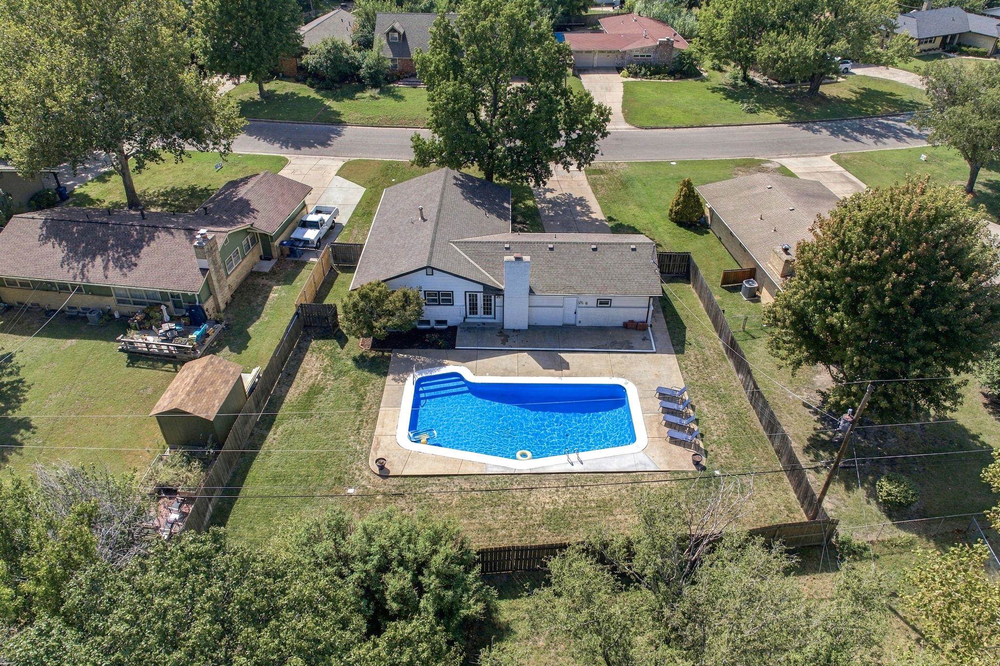 1020 N Brookfield Property Photo 36