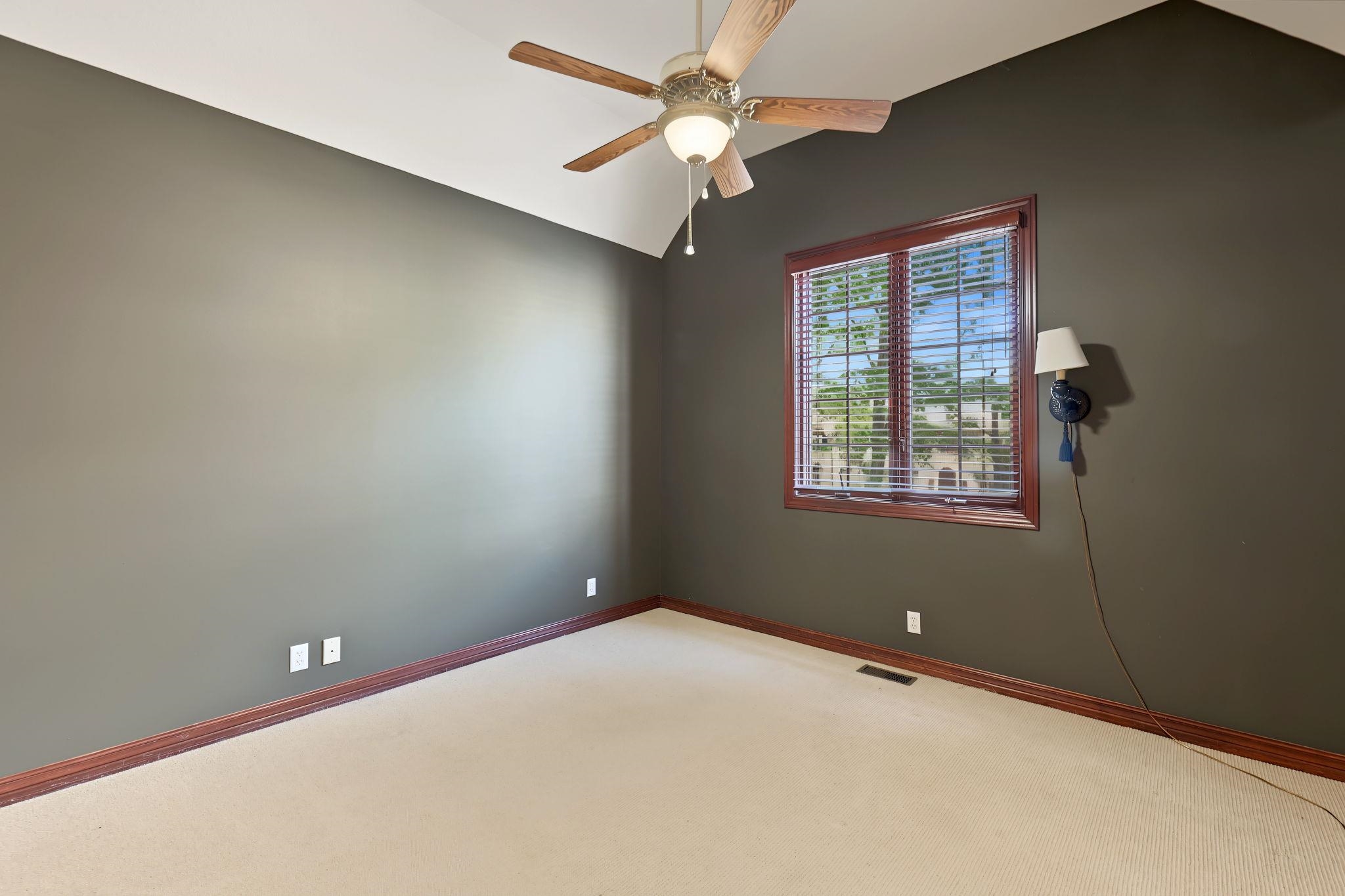 208 N Belmont Ave Property Photo 14