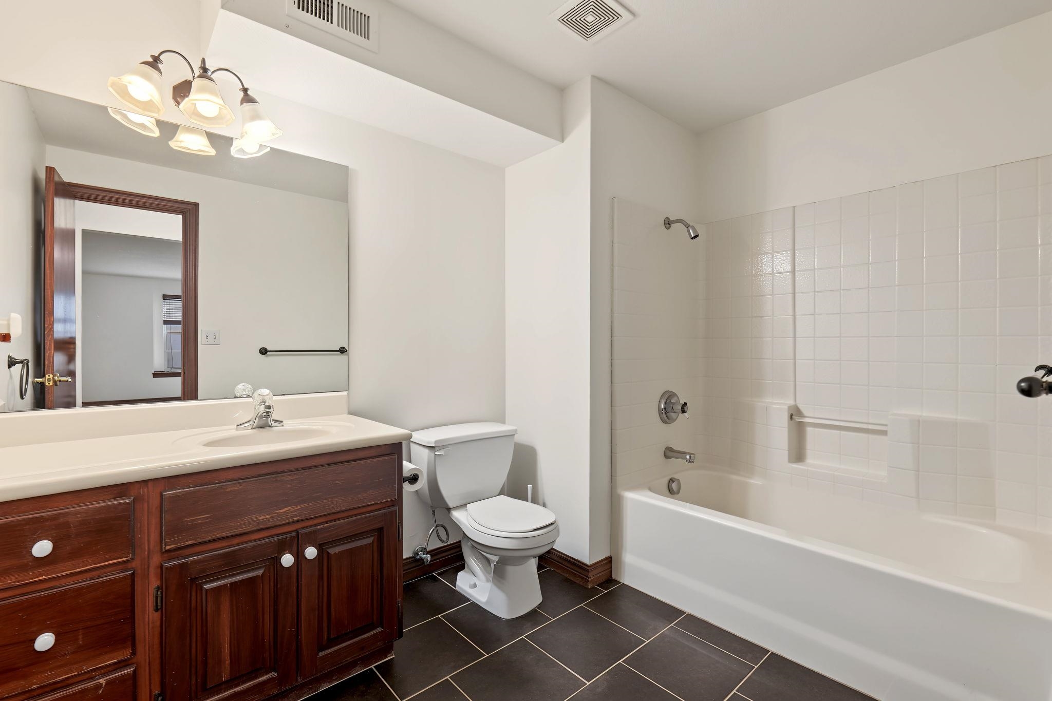 208 N Belmont Ave Property Photo 19