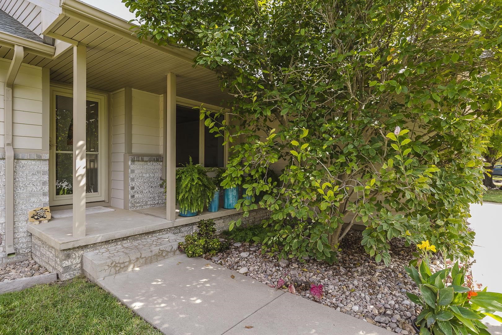 606 S Wheatland Cir Property Photo 5