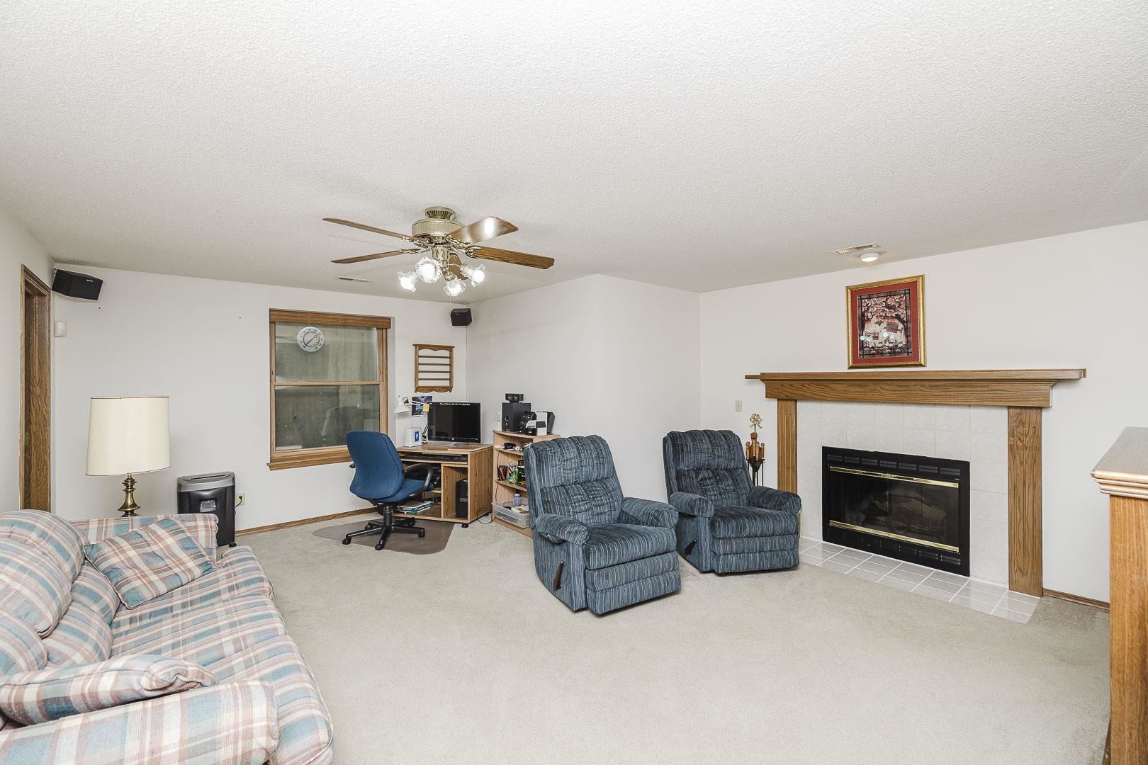 606 S Wheatland Cir Property Photo 22