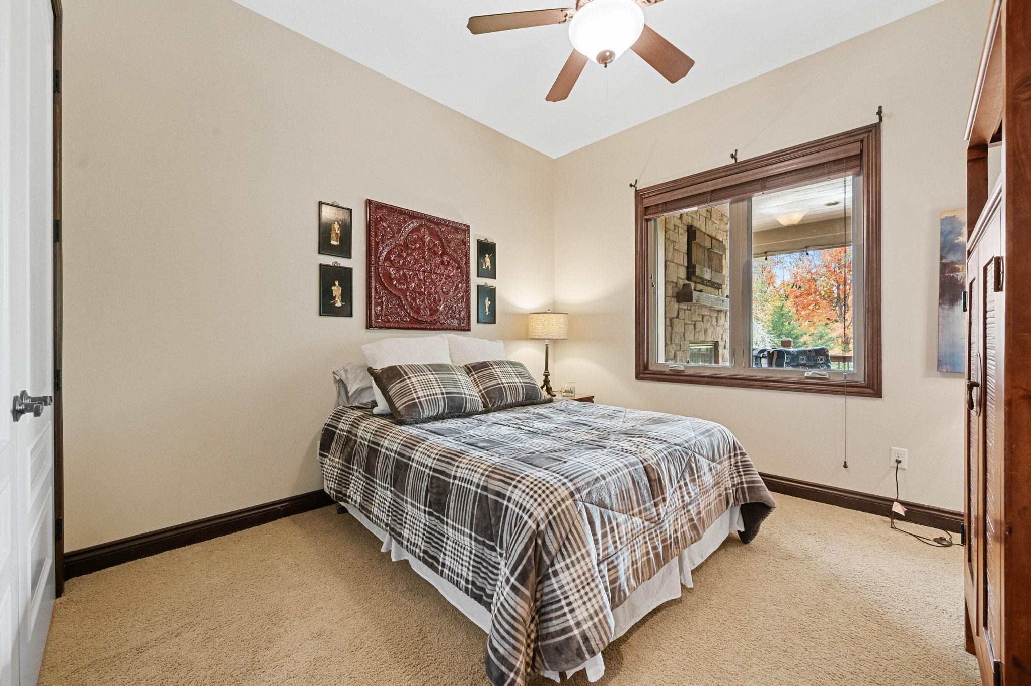 8219 W Meadow Park Property Photo 19