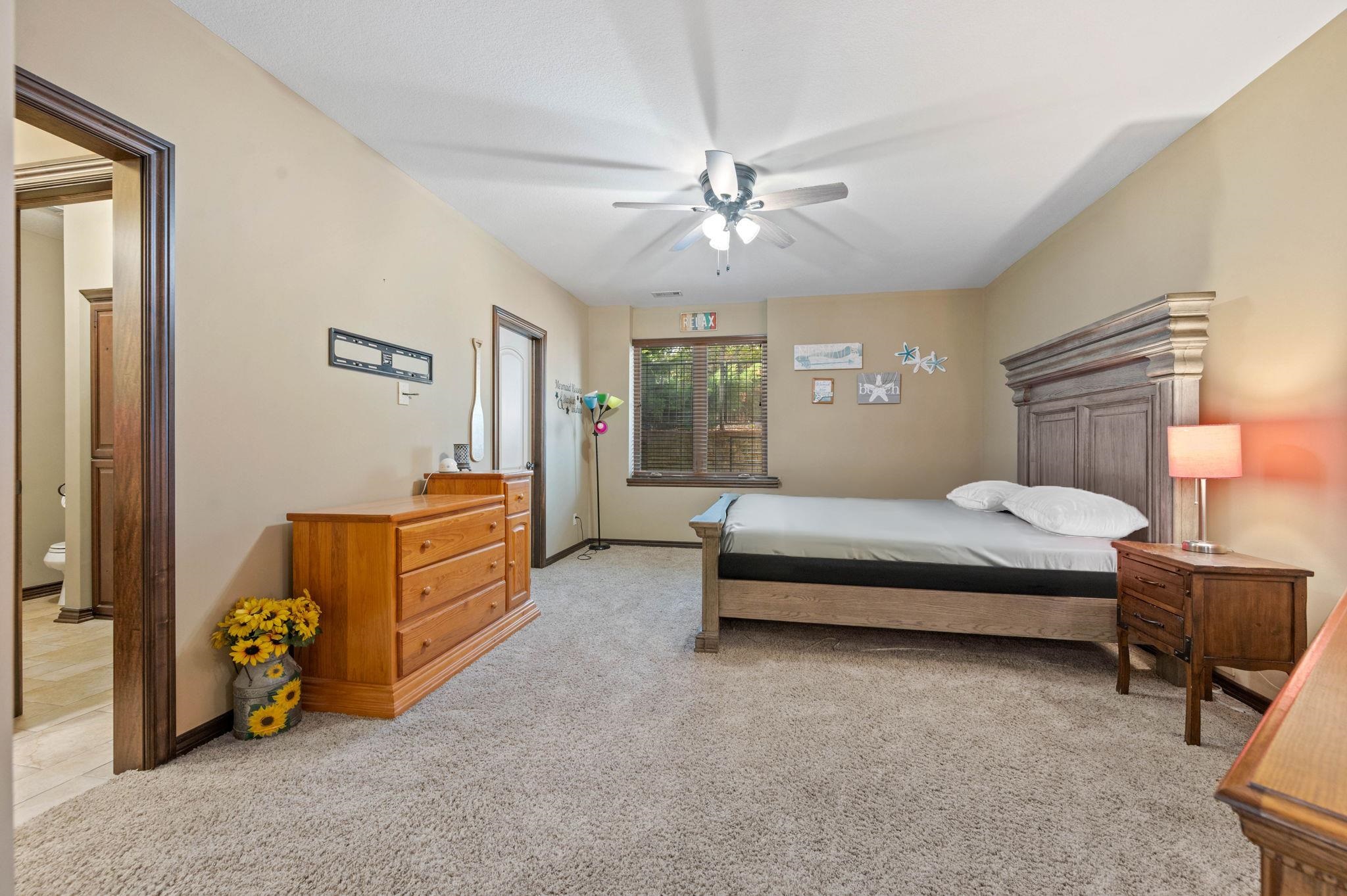 8219 W Meadow Park Property Photo 26