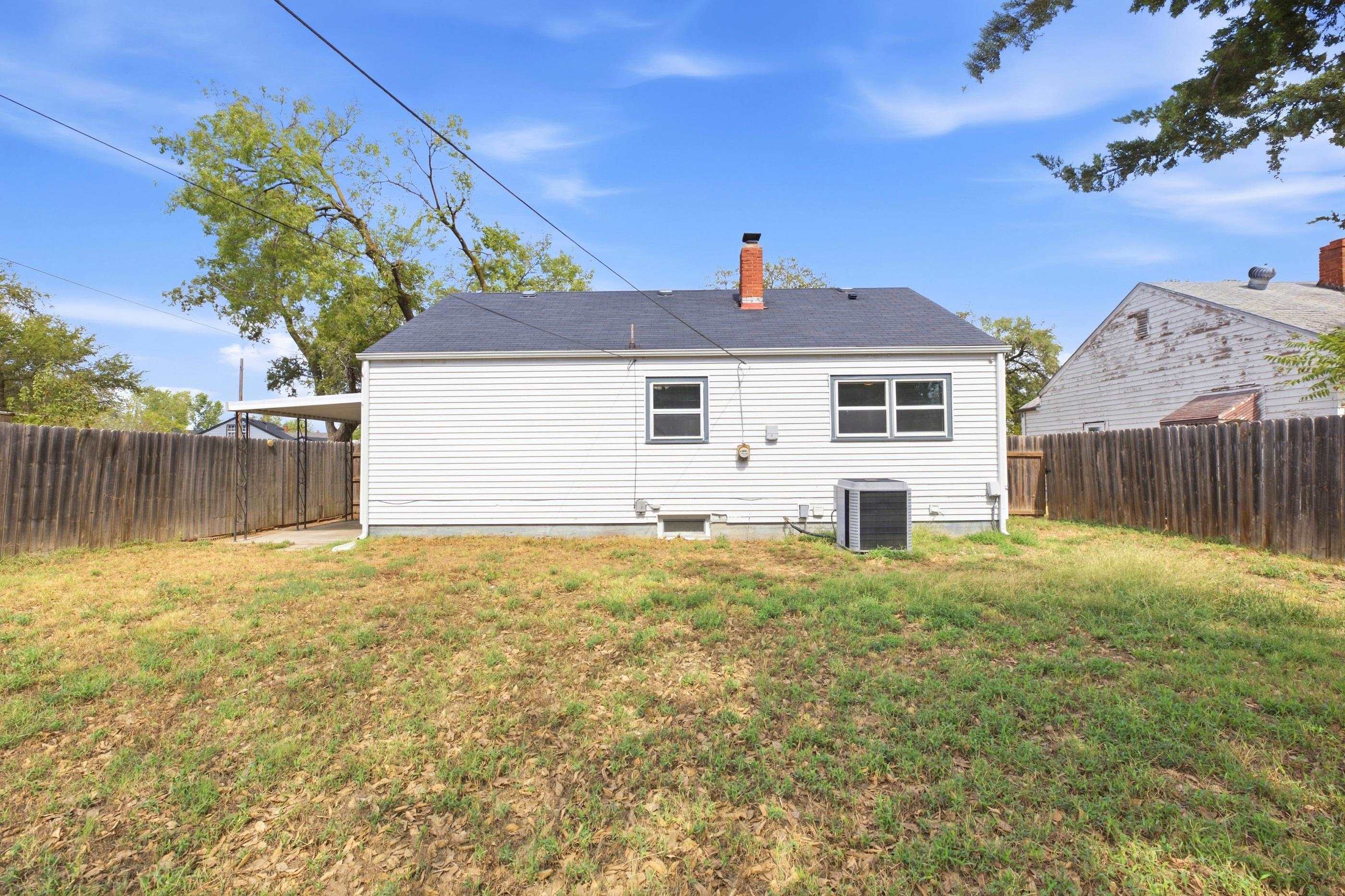 703 W Kinkaid Ave. Property Photo 5