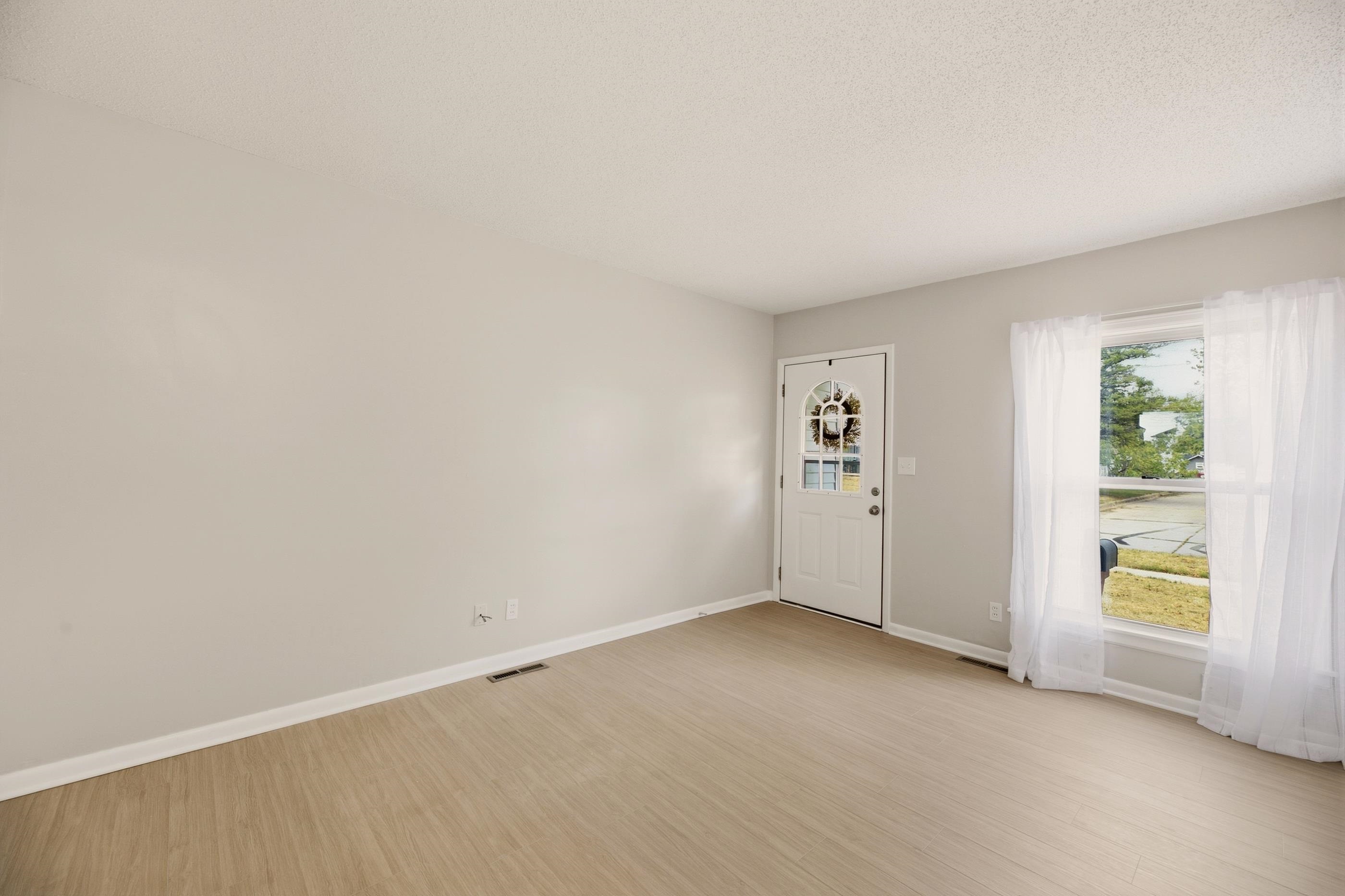 703 W Kinkaid Ave. Property Photo 10