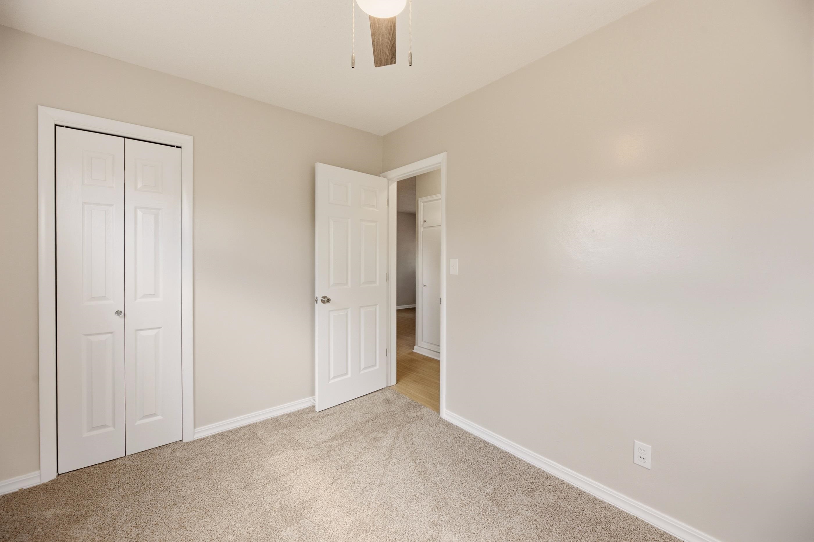 703 W Kinkaid Ave. Property Photo 20
