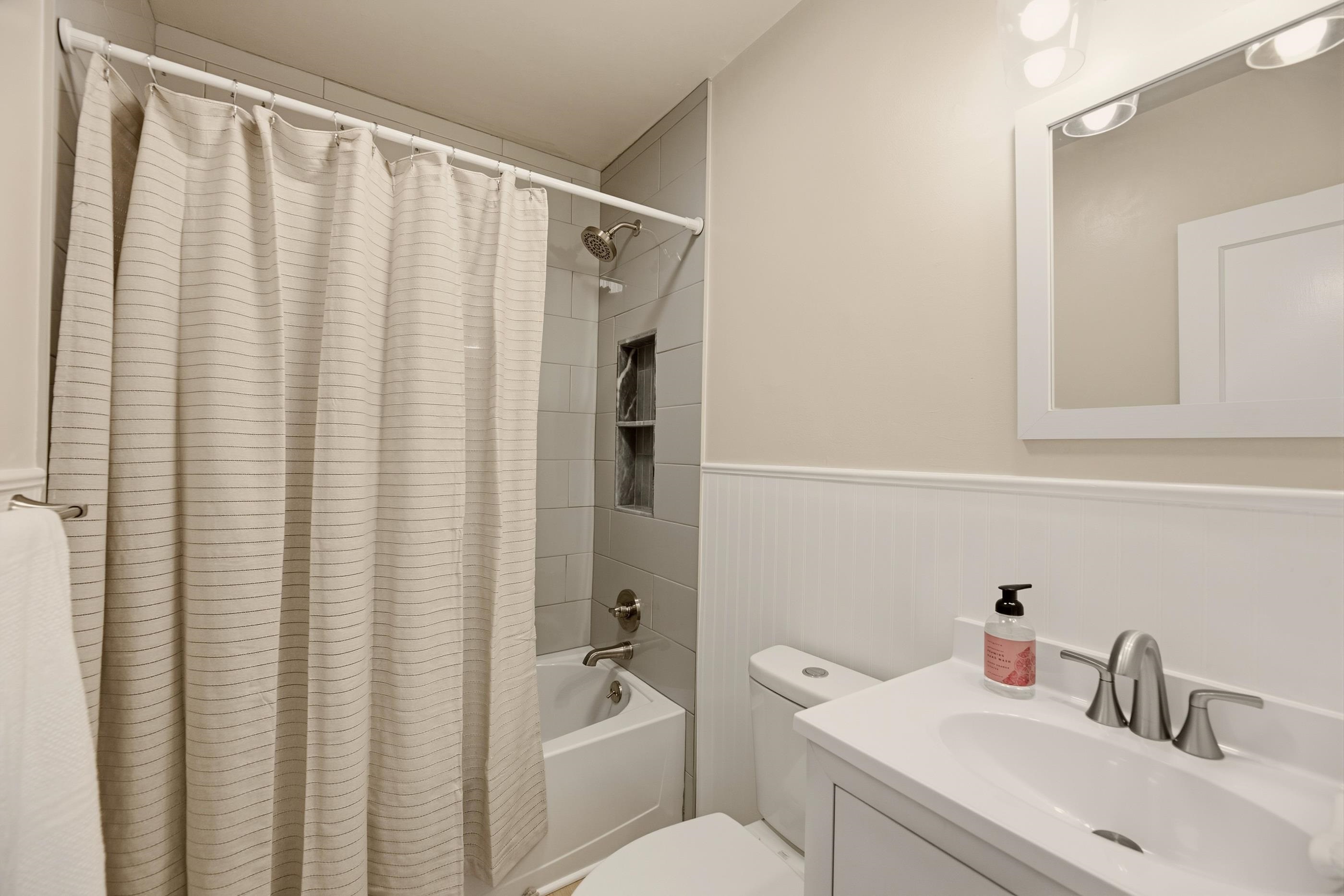 703 W Kinkaid Ave. Property Photo 21