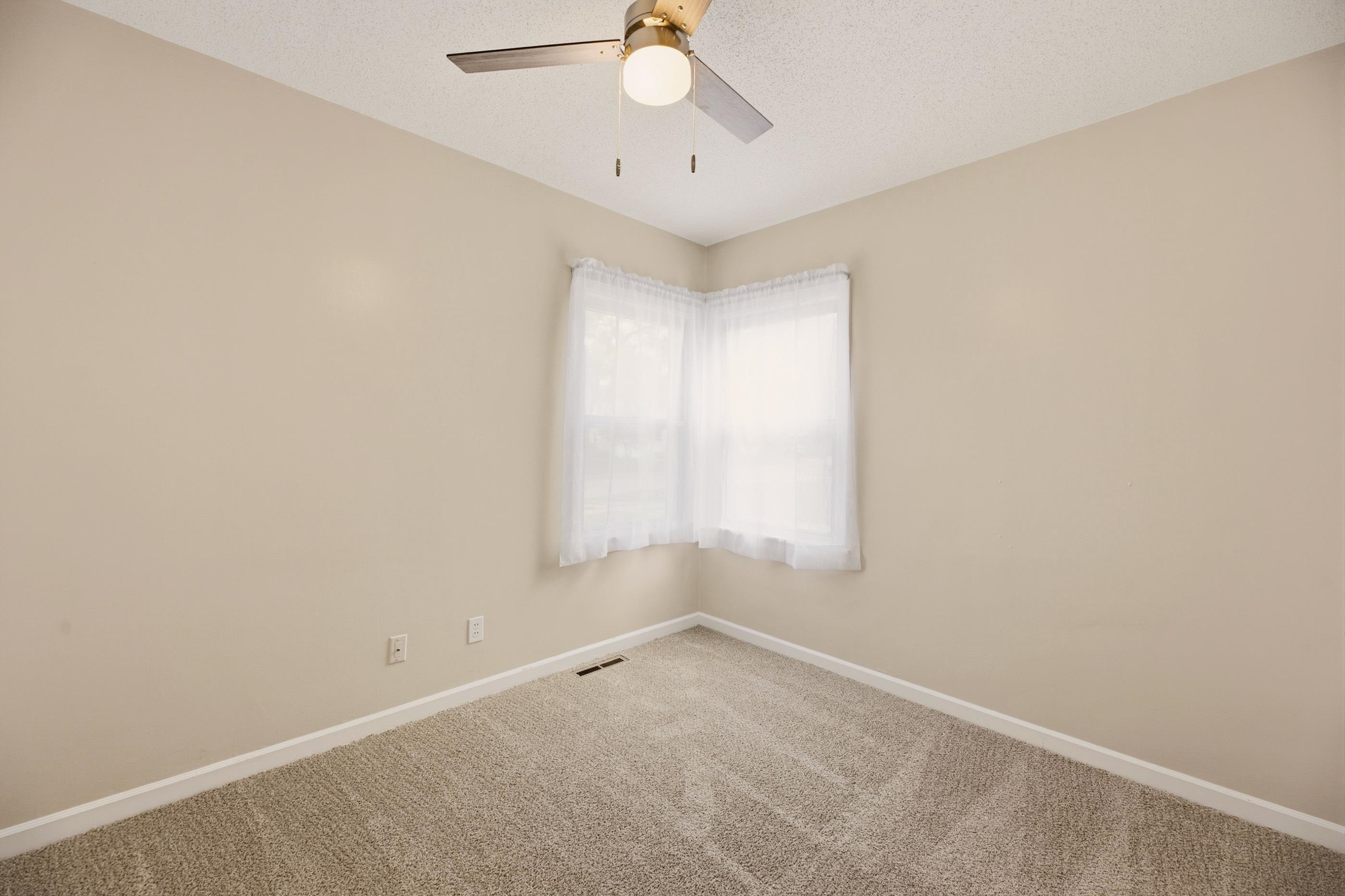 703 W Kinkaid Ave. Property Photo 22