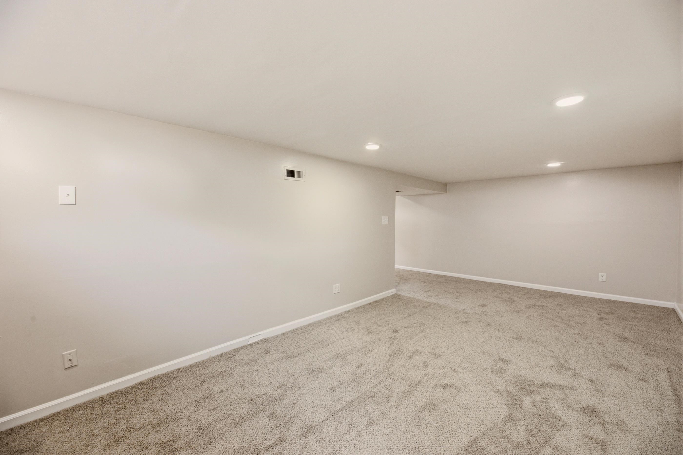 703 W Kinkaid Ave. Property Photo 26