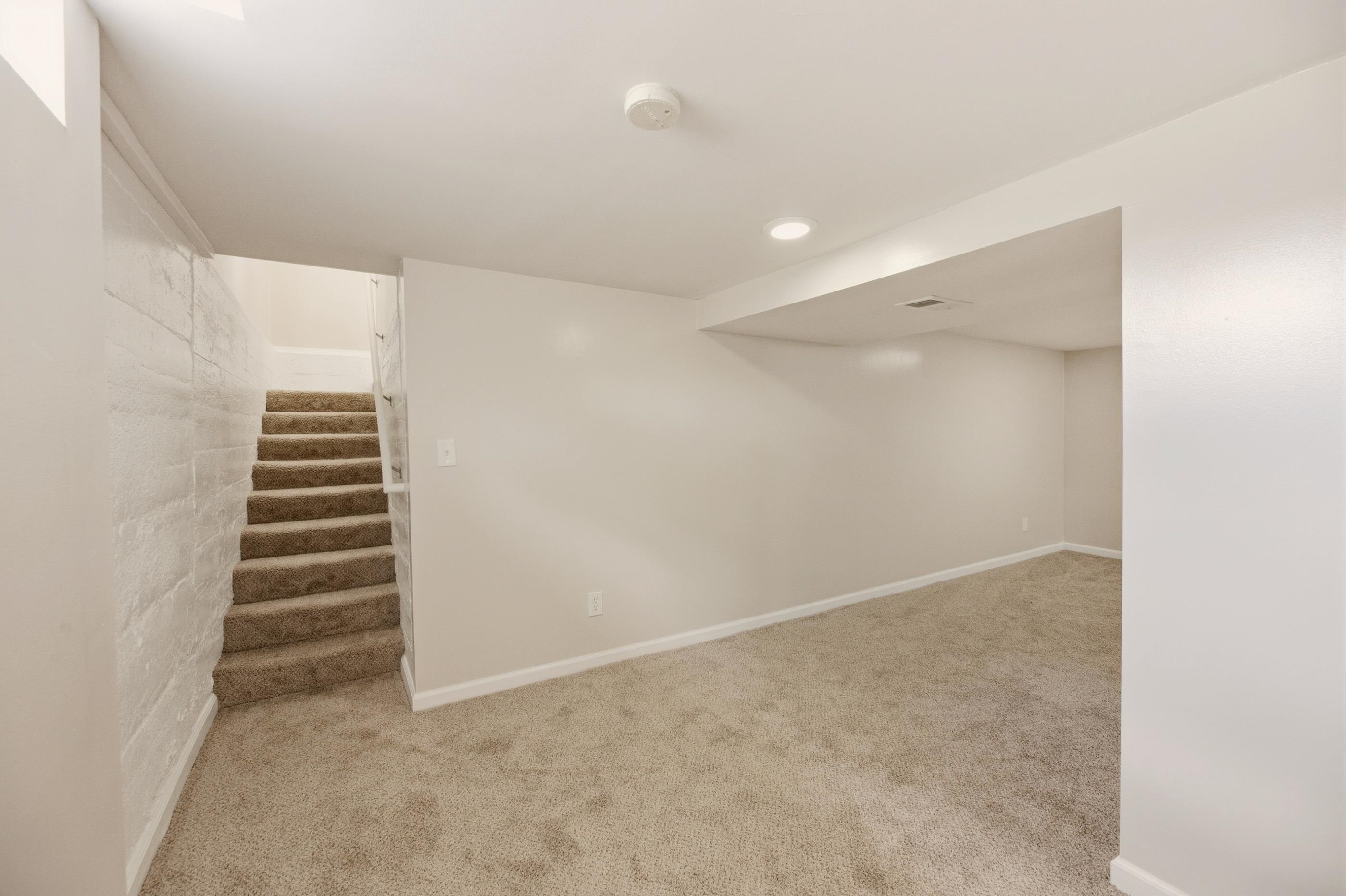 703 W Kinkaid Ave. Property Photo 27