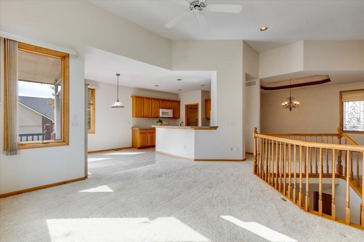4528 N Barton Creek Ct Property Photo 4