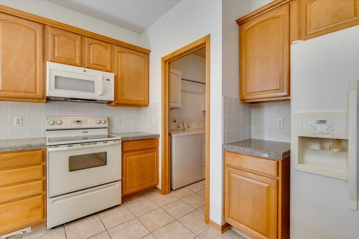 4528 N Barton Creek Ct Property Photo 9