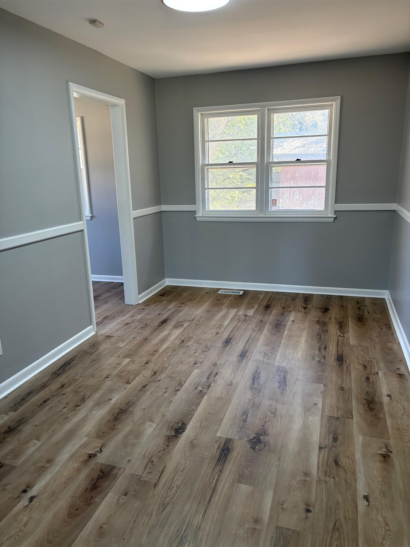 2814 S Elizabeth Property Photo 4