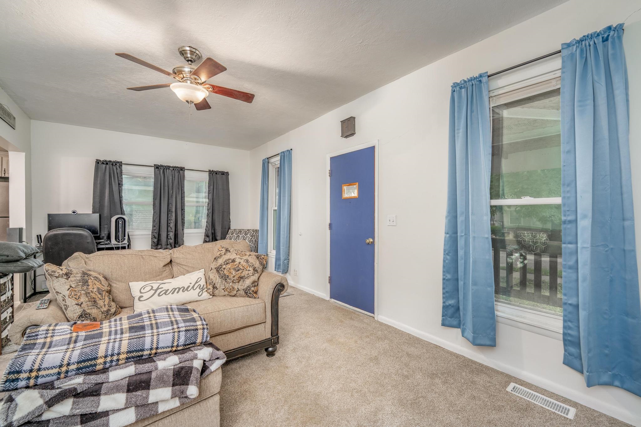 1209 N C St Property Photo 3